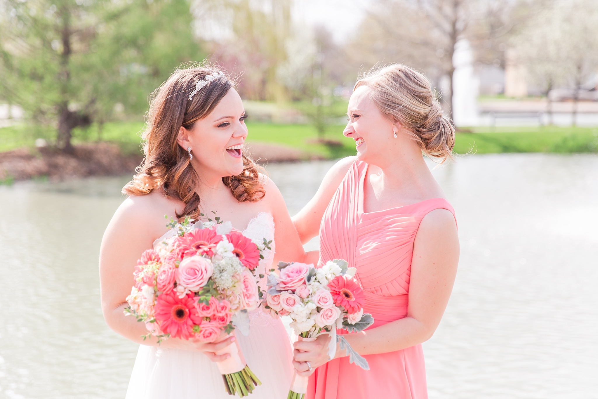 romantic-artful-candid-wedding-photos-in-st-clair-shores-at-the-white-house-wedding-chapel-by-courtney-carolyn-photography_0052.jpg