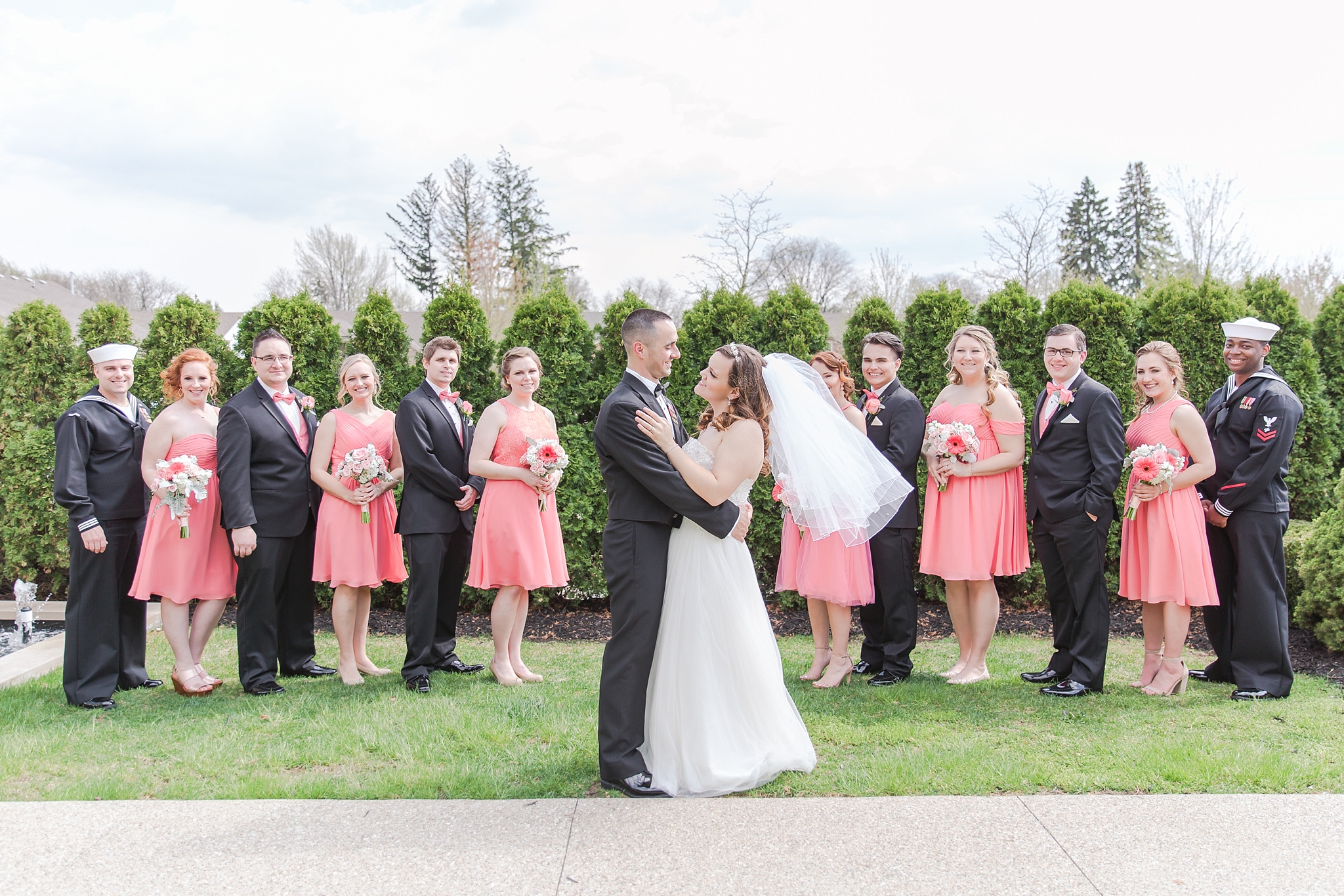 romantic-artful-candid-wedding-photos-in-st-clair-shores-at-the-white-house-wedding-chapel-by-courtney-carolyn-photography_0056.jpg
