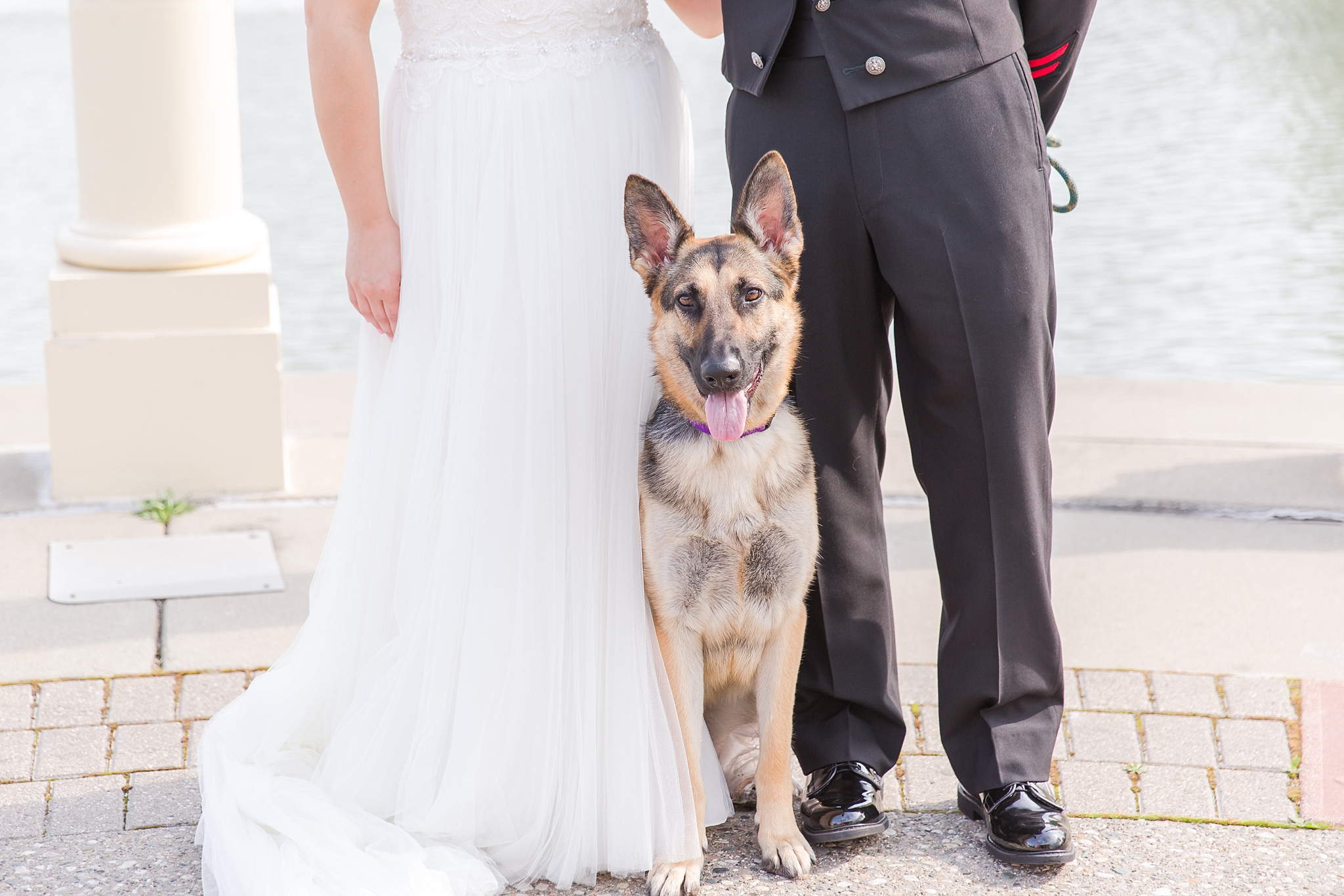 romantic-artful-candid-wedding-photos-in-st-clair-shores-at-the-white-house-wedding-chapel-by-courtney-carolyn-photography_0058.jpg