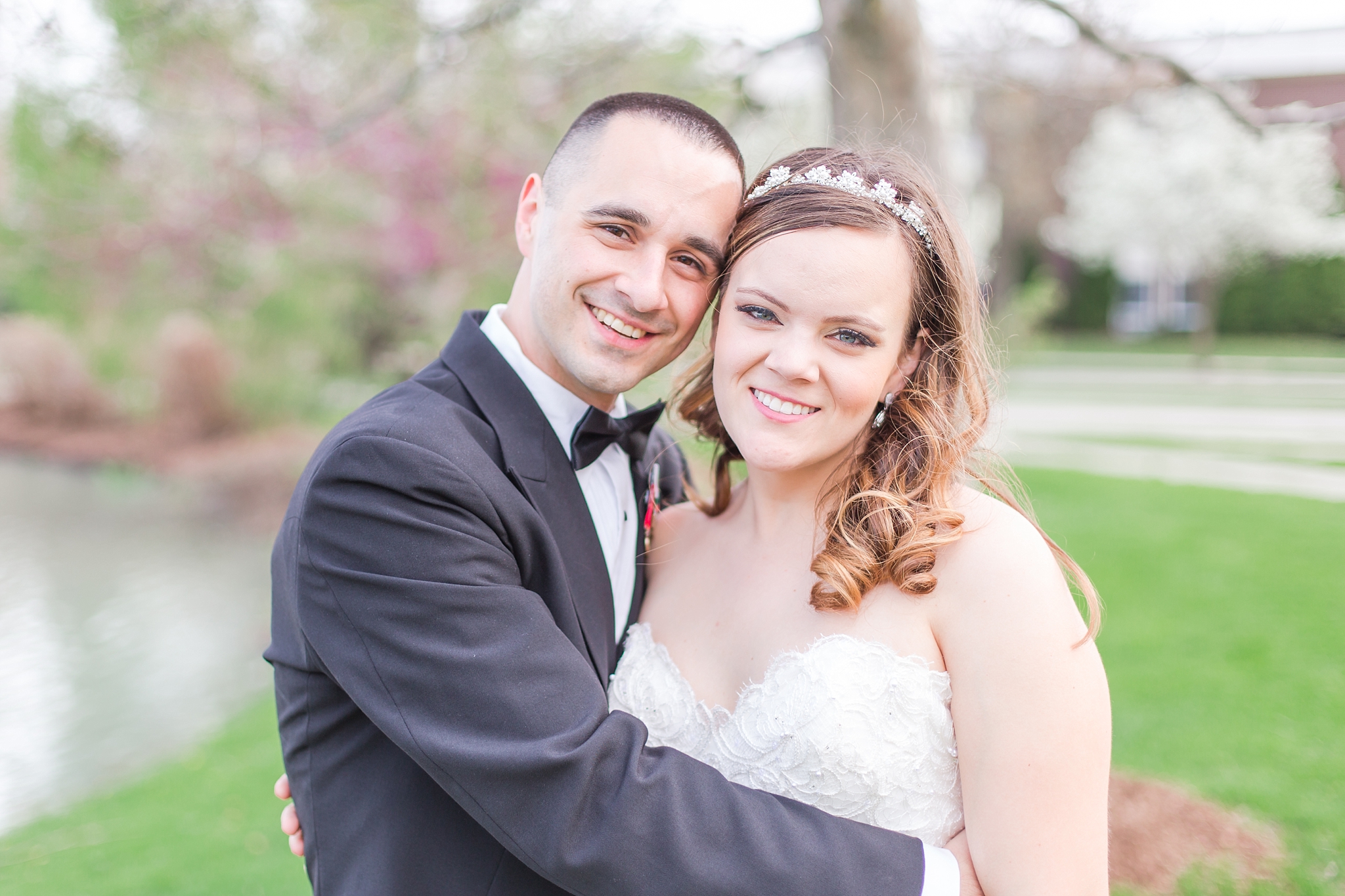 romantic-artful-candid-wedding-photos-in-st-clair-shores-at-the-white-house-wedding-chapel-by-courtney-carolyn-photography_0064.jpg