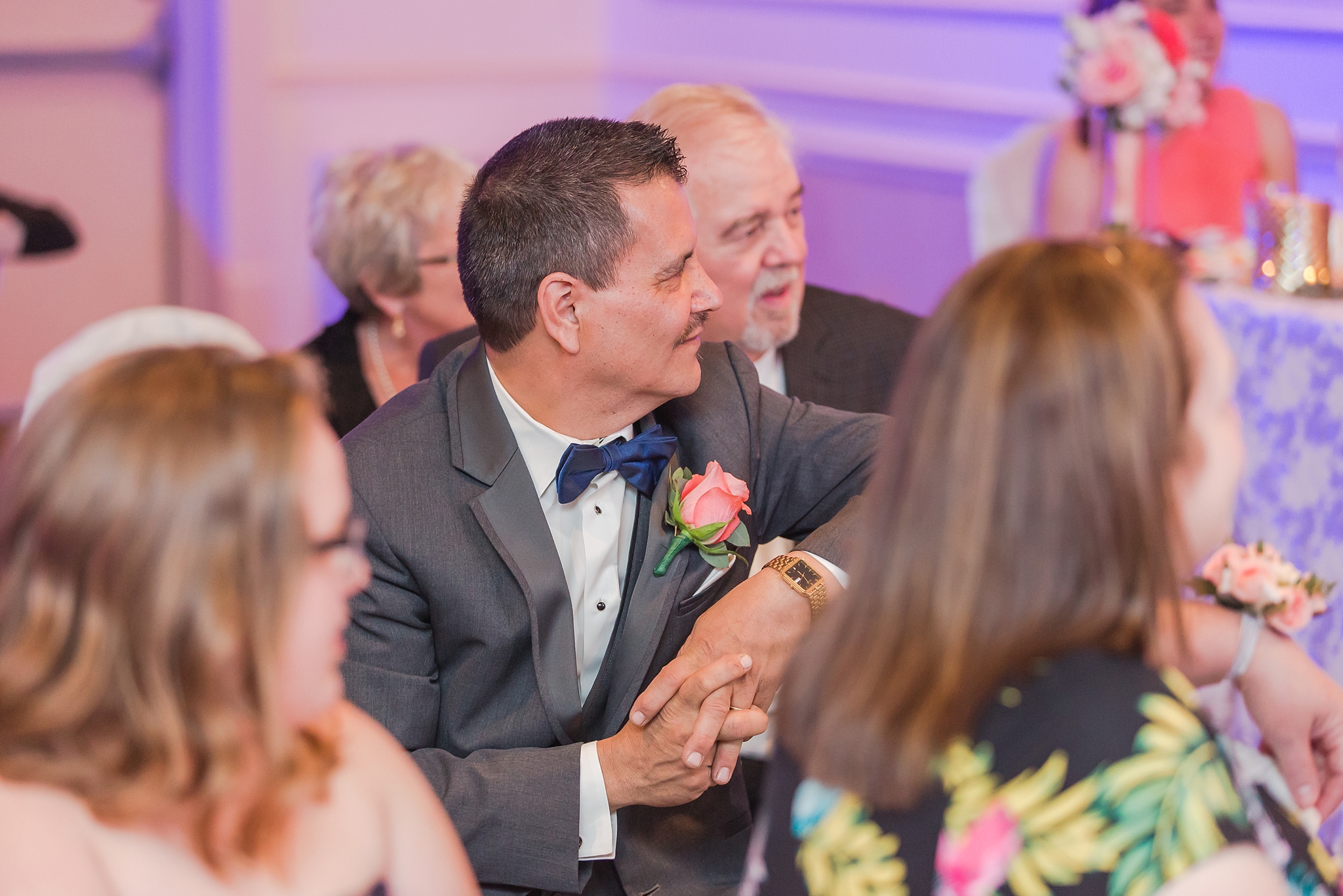 romantic-artful-candid-wedding-photos-in-st-clair-shores-at-the-white-house-wedding-chapel-by-courtney-carolyn-photography_0070.jpg