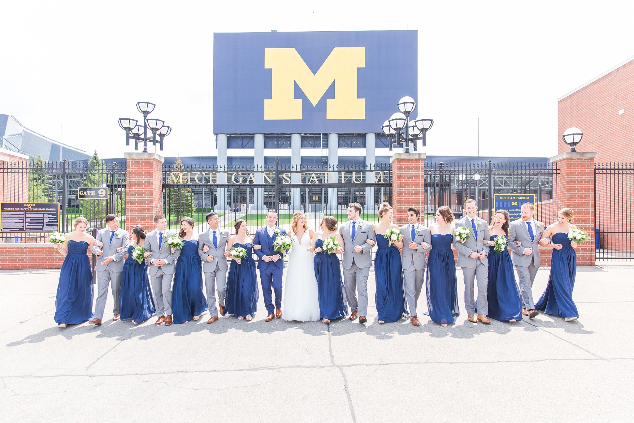 joyful-candid-laid-back-wedding-photos-in-ann-arbor-michigan-and-at-the-eagle-crest-golf-resort-by-courtney-carolyn-photography_0031.jpg