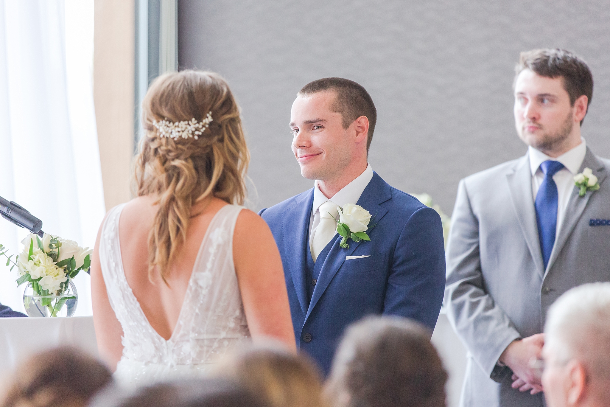 joyful-candid-laid-back-wedding-photos-in-ann-arbor-michigan-and-at-the-eagle-crest-golf-resort-by-courtney-carolyn-photography_0072.jpg