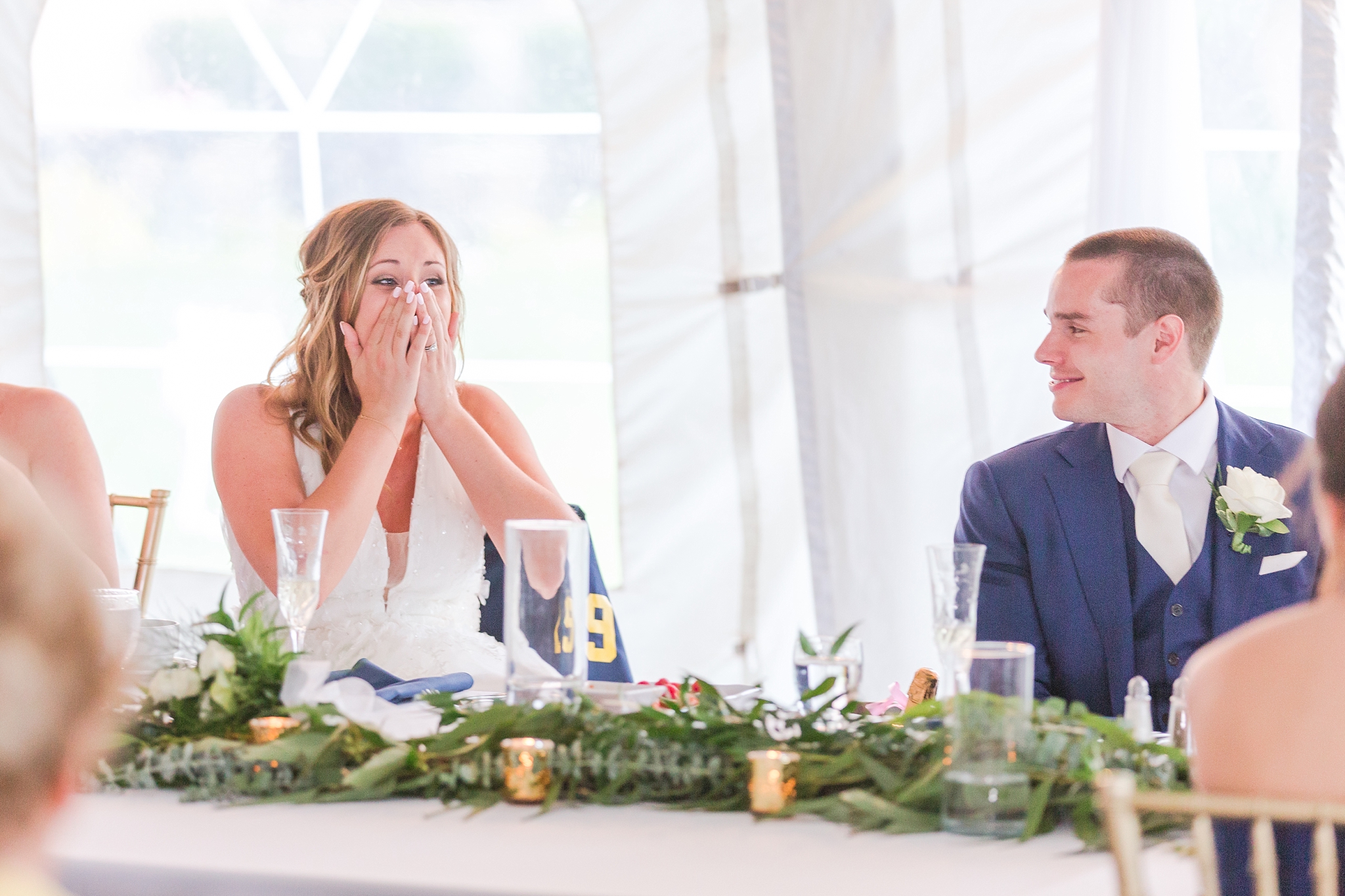 joyful-candid-laid-back-wedding-photos-in-ann-arbor-michigan-and-at-the-eagle-crest-golf-resort-by-courtney-carolyn-photography_0106.jpg