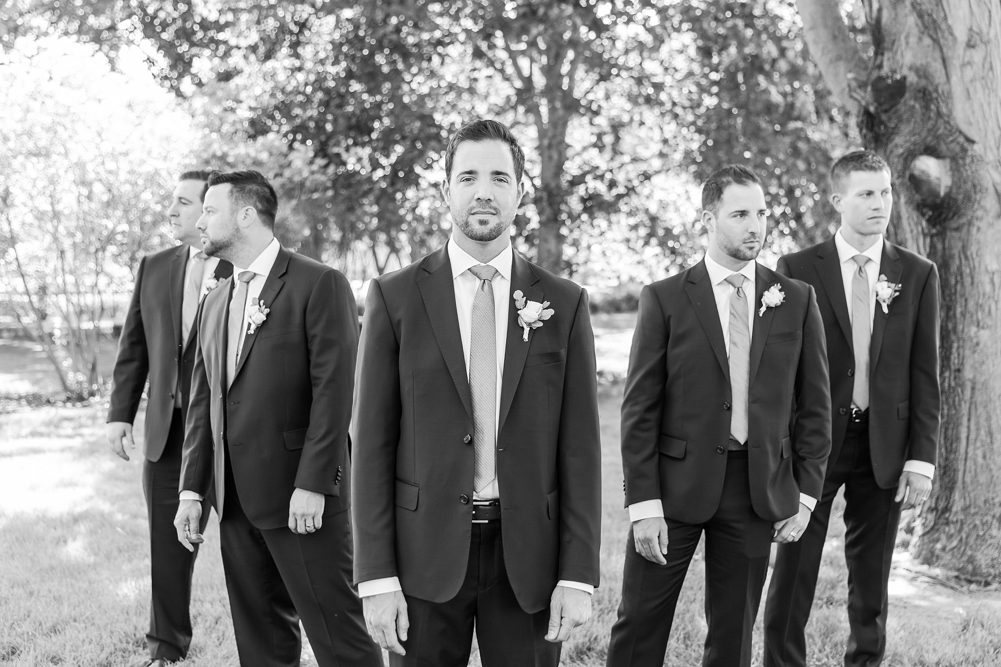 fun-candid-laid-back-wedding-photos-at-wellers-carriage-house-in-saline-michigan-and-at-the-eagle-crest-golf-resort-by-courtney-carolyn-photography_0043.jpg