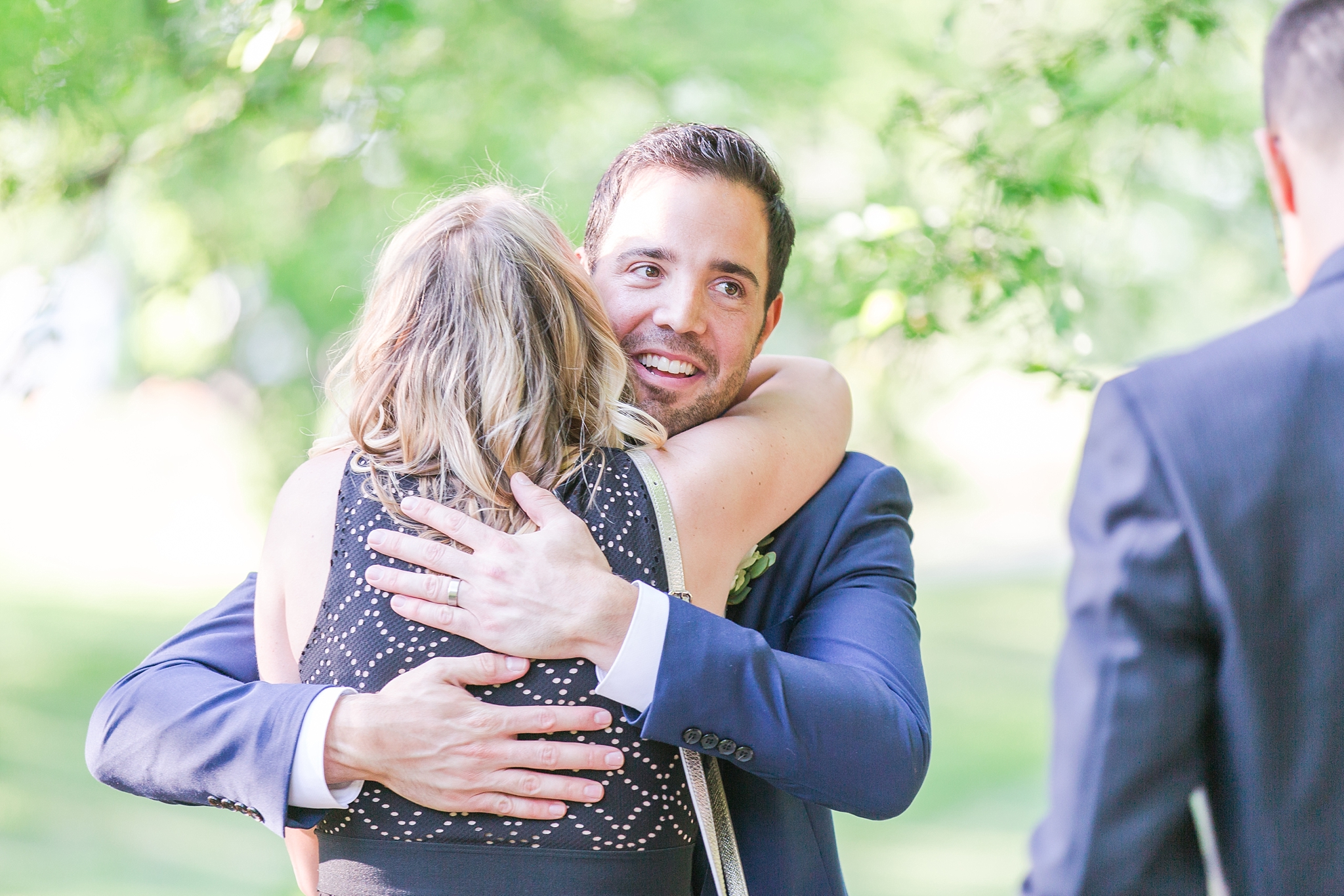 fun-candid-laid-back-wedding-photos-at-wellers-carriage-house-in-saline-michigan-and-at-the-eagle-crest-golf-resort-by-courtney-carolyn-photography_0077.jpg