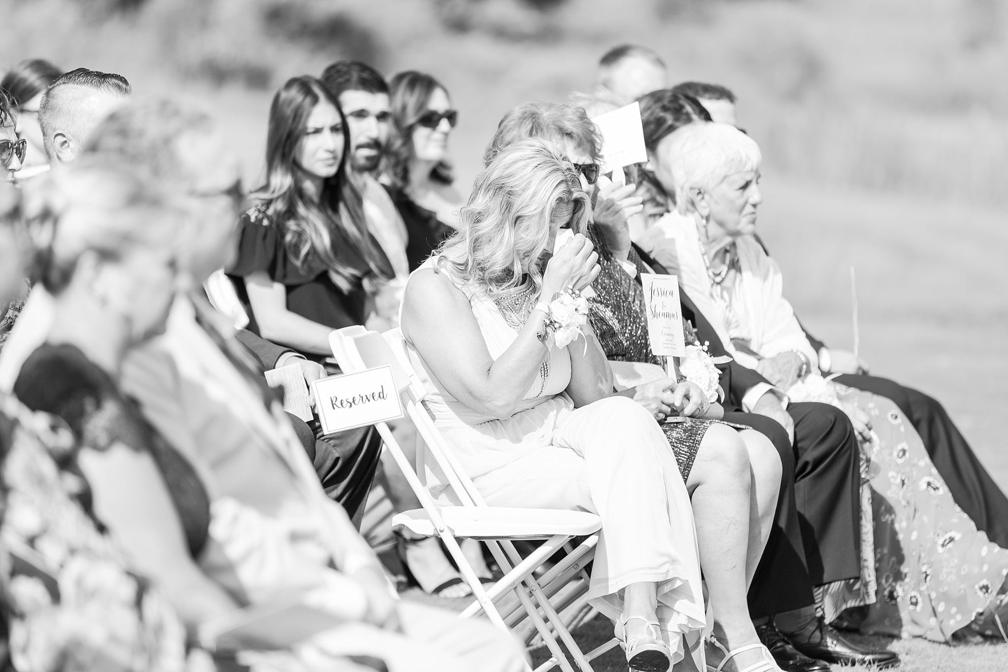 candid-timeless-wedding-photos-at-the-captains-club-in-grand-blanc-michigan-by-courtney-carolyn-photography_0040.jpg