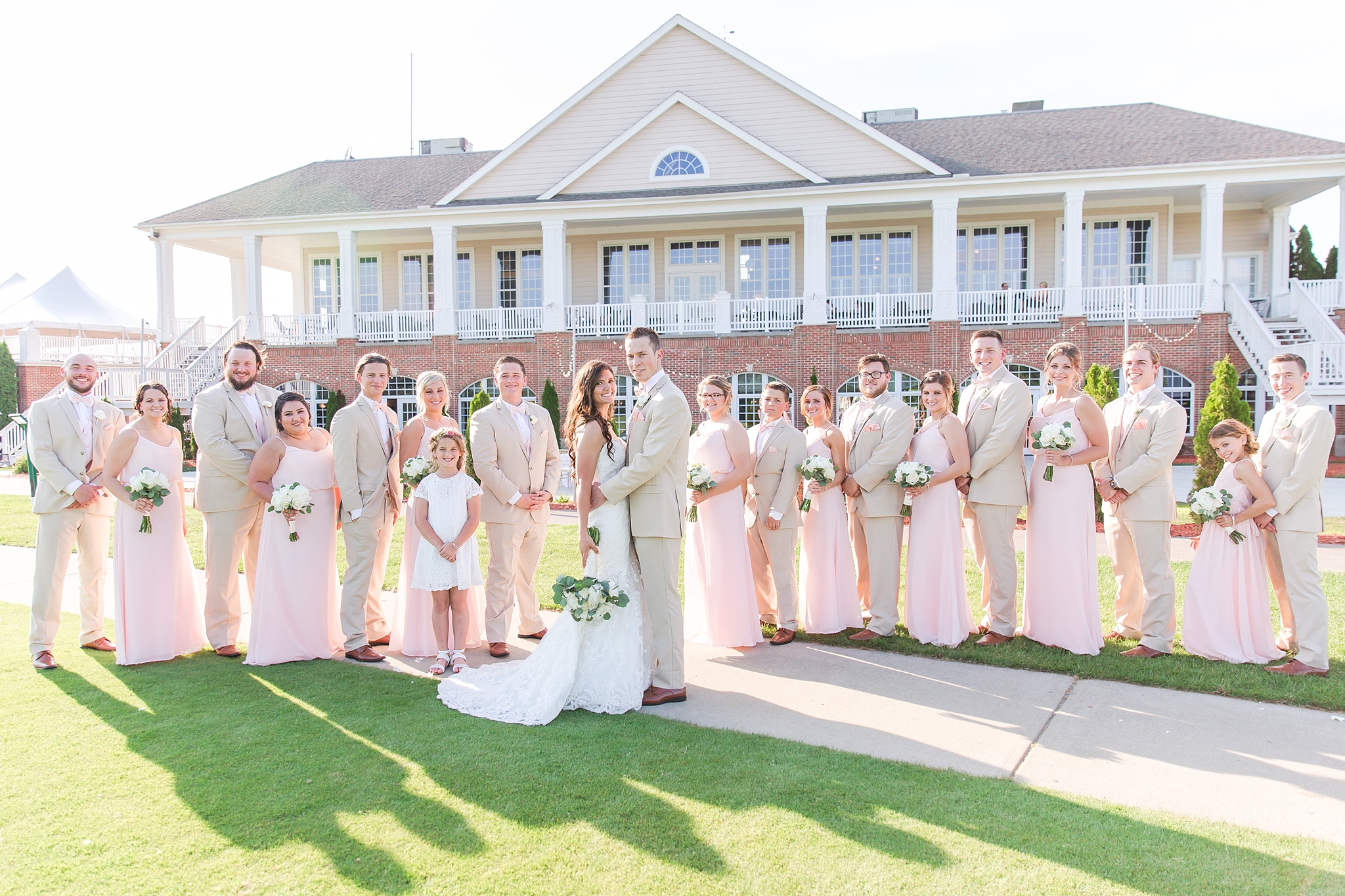 candid-timeless-wedding-photos-at-the-captains-club-in-grand-blanc-michigan-by-courtney-carolyn-photography_0055.jpg