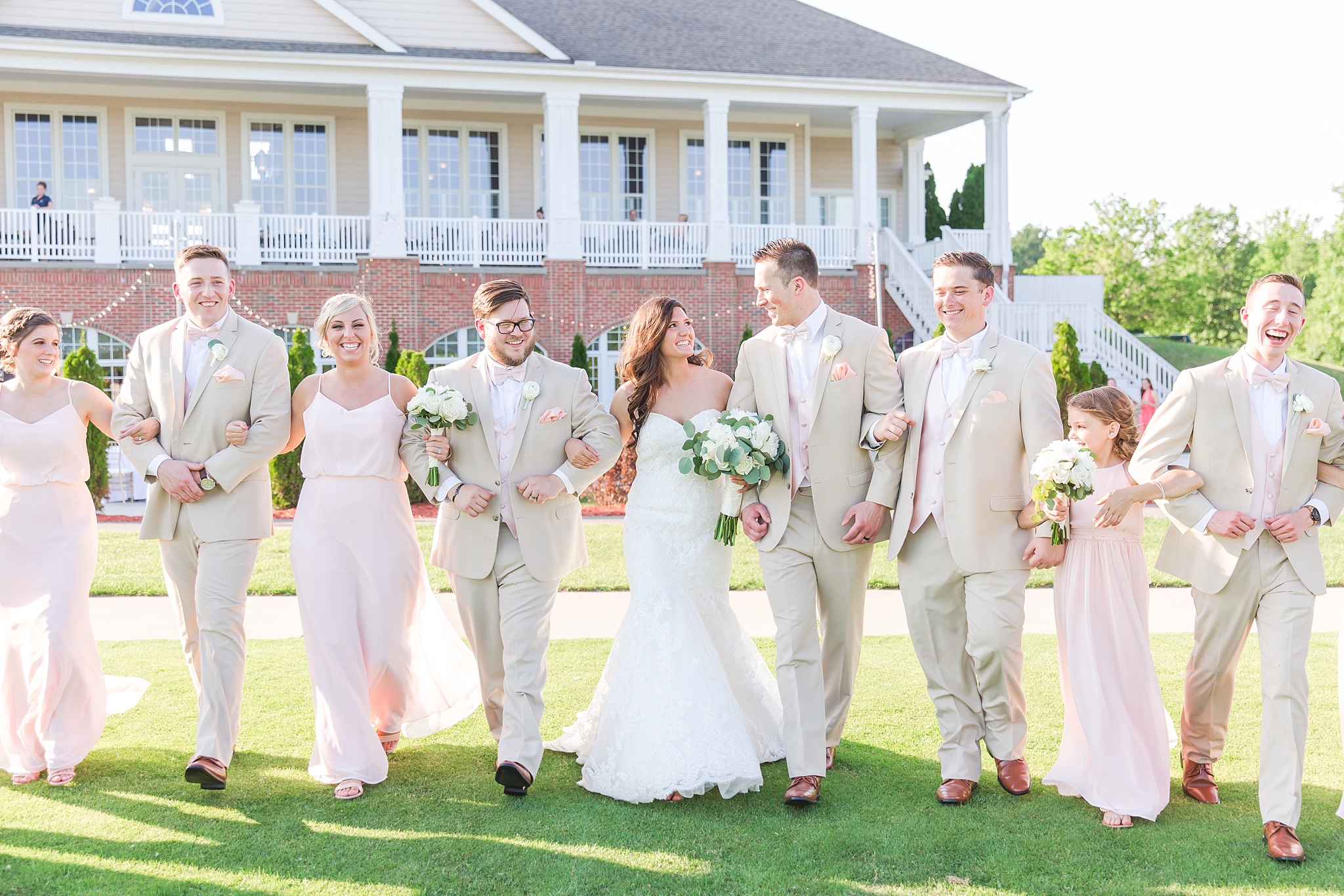 candid-timeless-wedding-photos-at-the-captains-club-in-grand-blanc-michigan-by-courtney-carolyn-photography_0084.jpg