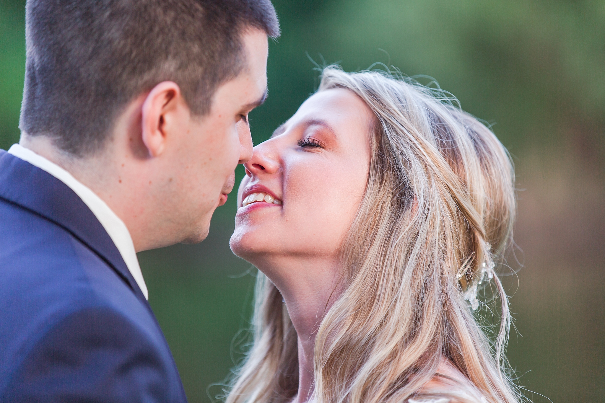 candid-romantic-wedding-photos-at-the-h-hotel-in-midland-michigan-by-courtney-carolyn-photography_0105.jpg