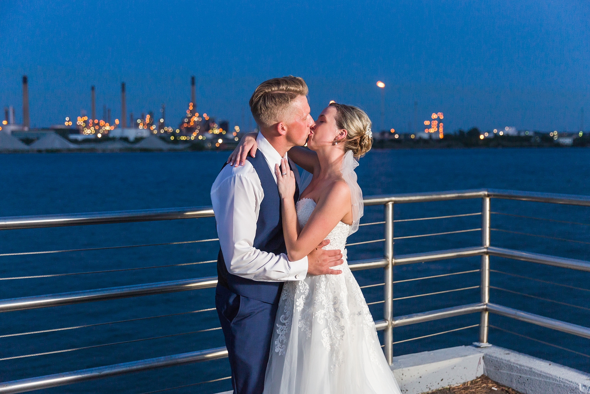 fun-nautical-wedding-photos-at-the-bean-dock-in-downtown-port-huron-michigan-by-courtney-carolyn-photography_0115.jpg
