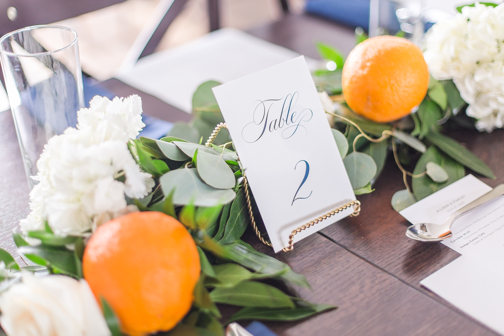 casually-chic-modern-wedding-photos-at-the-chapman-house-in-rochester-michigan-by-courtney-carolyn-photography_0028.jpg