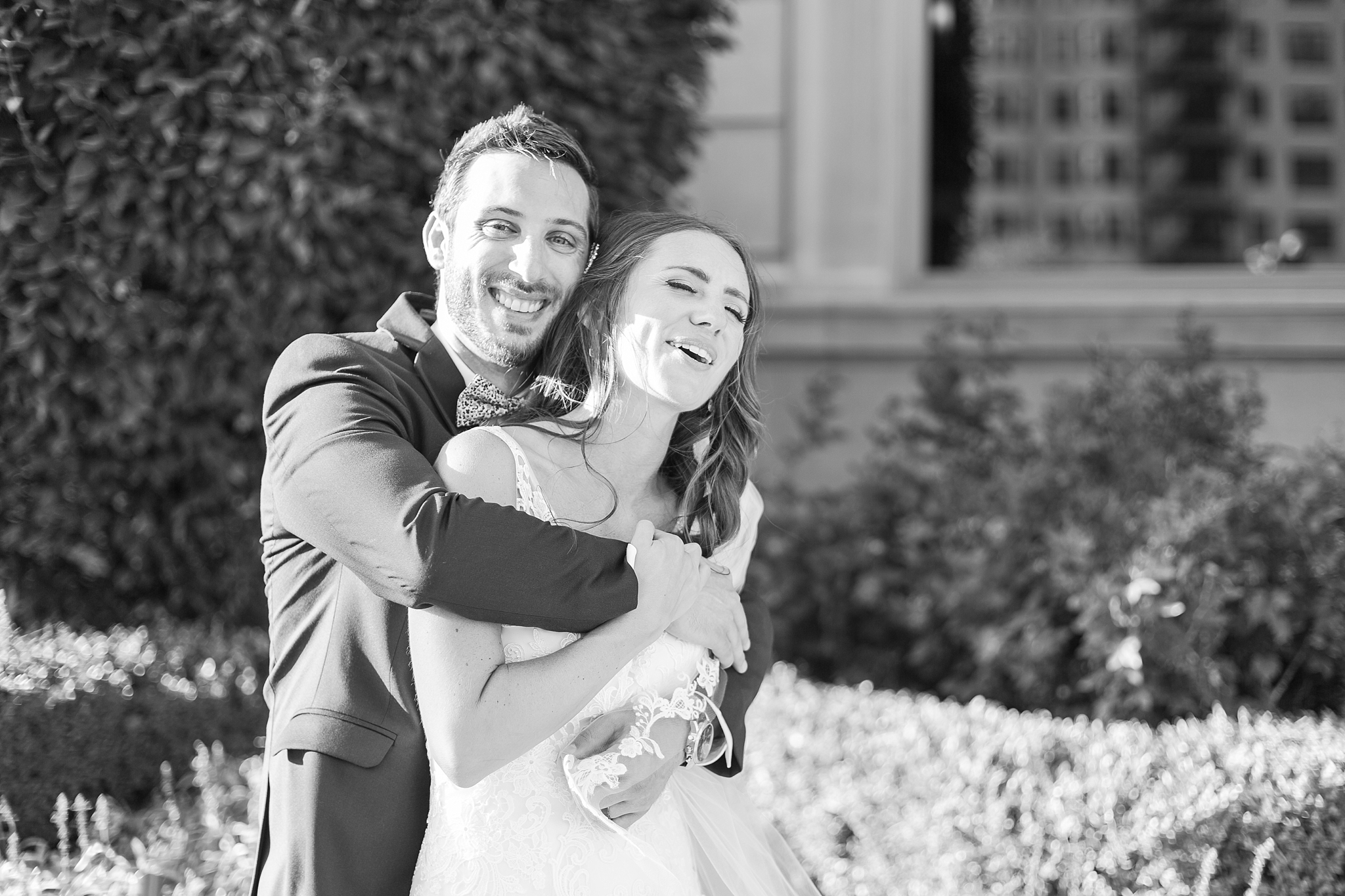 playful-blush-navy-wedding-photos-the-detroit-athletic-club-in-detroit-michigan-by-courtney-carolyn-photography_0053.jpg