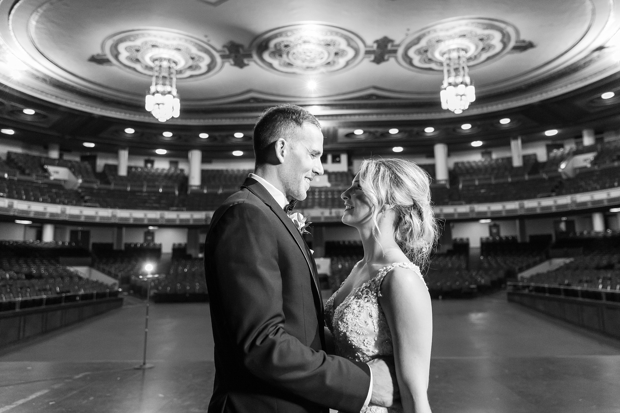 candid-romantic-wedding-photos-at-the-masonic-temple-belle-isle-detroit-institute-of-arts-in-detroit-michigan-by-courtney-carolyn-photography_0064.jpg