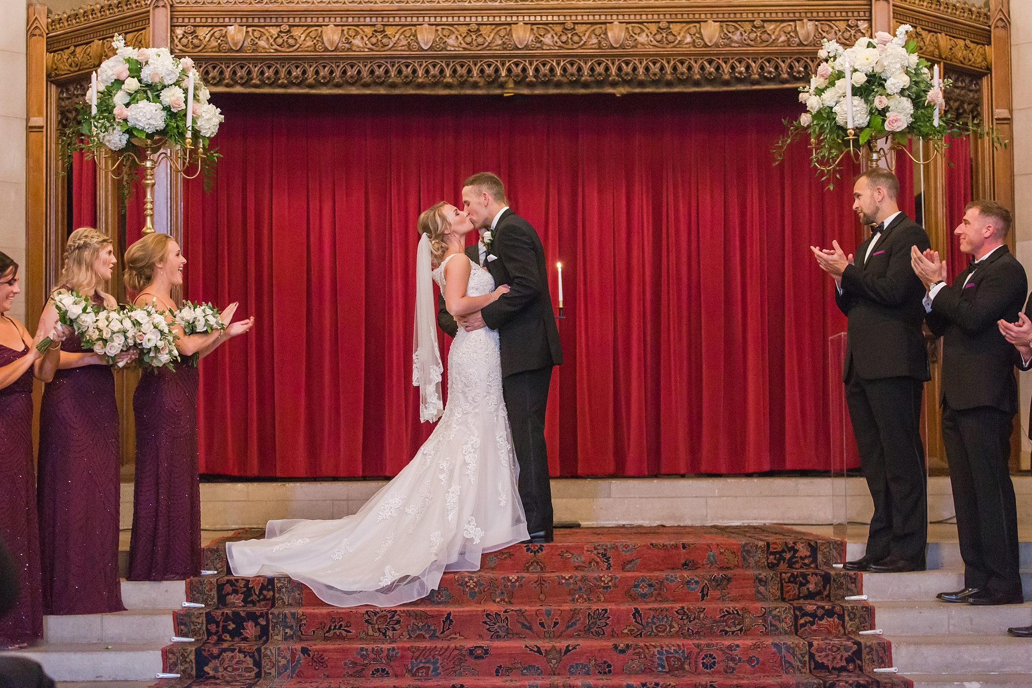 candid-romantic-wedding-photos-at-the-masonic-temple-belle-isle-detroit-institute-of-arts-in-detroit-michigan-by-courtney-carolyn-photography_0082.jpg