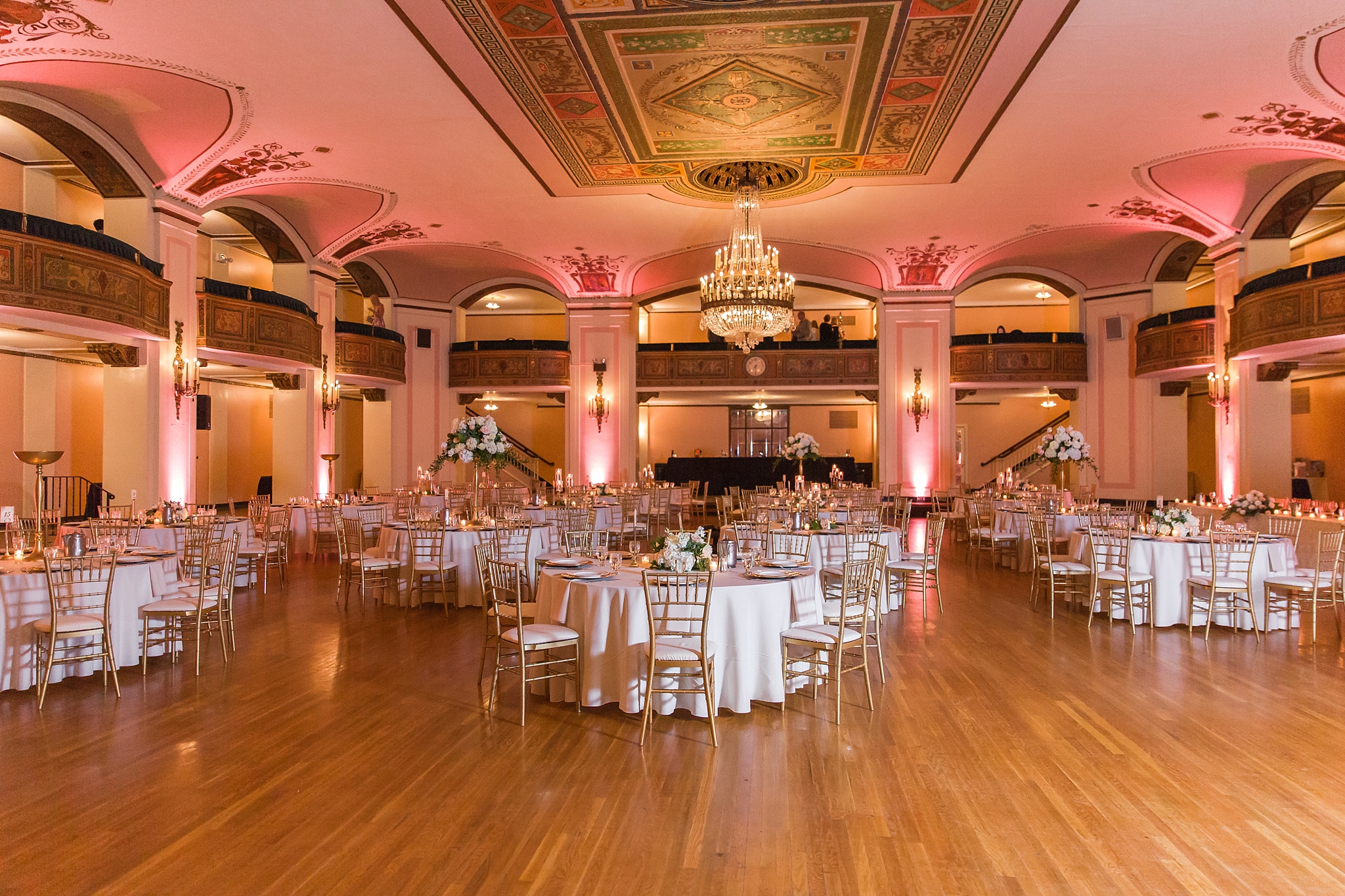 candid-romantic-wedding-photos-at-the-masonic-temple-belle-isle-detroit-institute-of-arts-in-detroit-michigan-by-courtney-carolyn-photography_0085.jpg