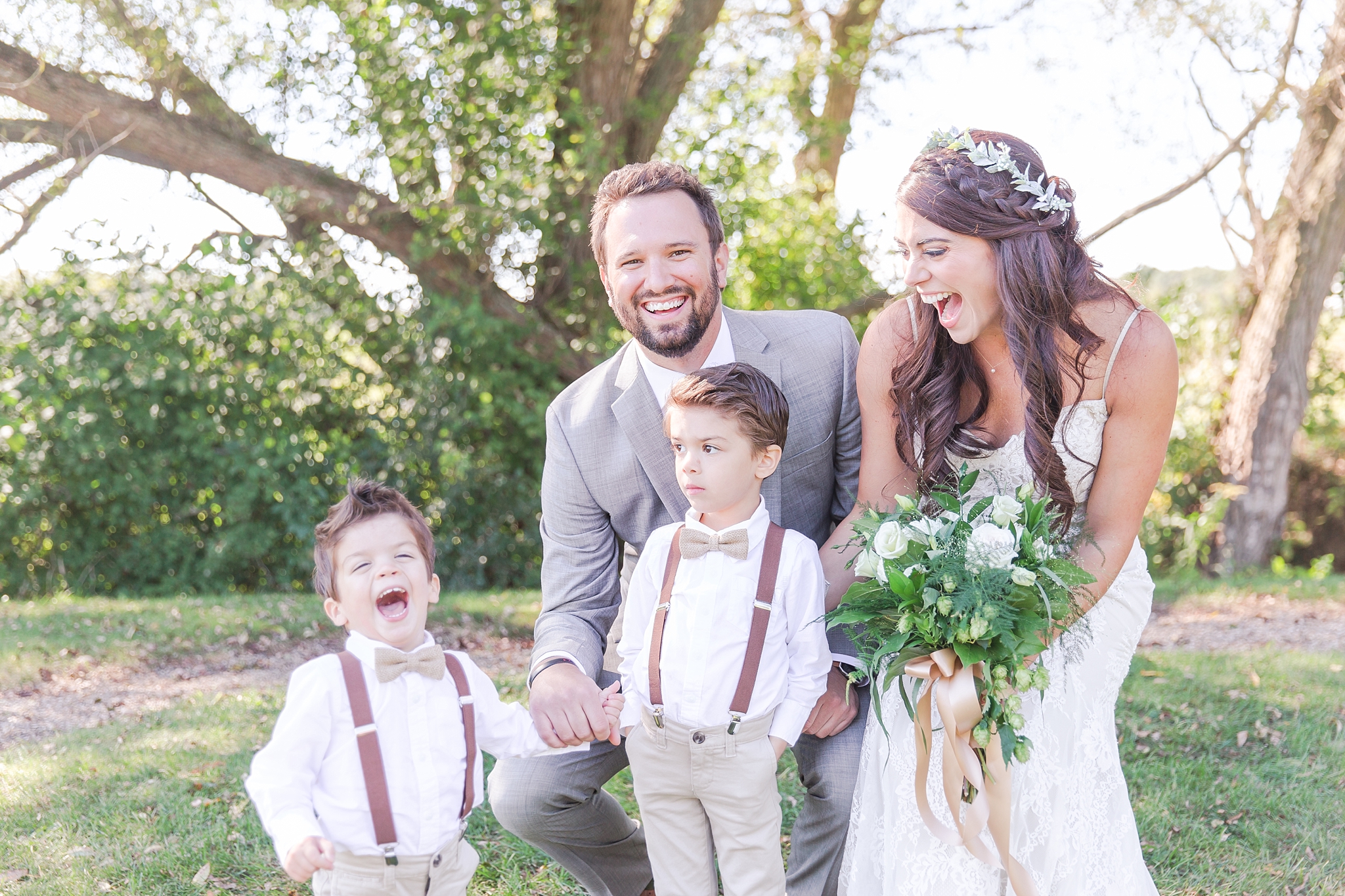 natural-rustic-wedding-photos-at-frutig-farms-the-valley-in-ann-arbor-michigan-by-courtney-carolyn-photography_0047.jpg