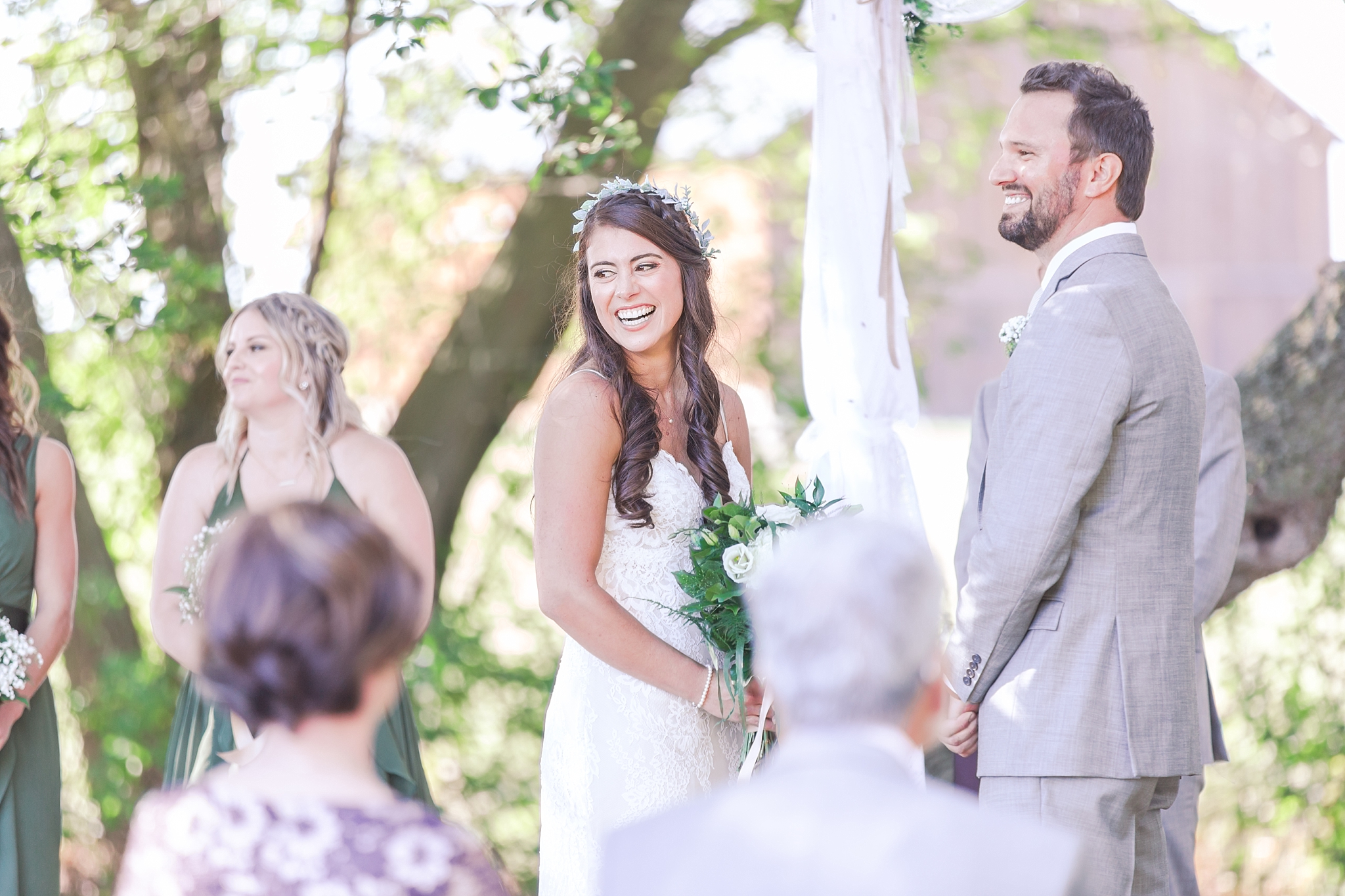 natural-rustic-wedding-photos-at-frutig-farms-the-valley-in-ann-arbor-michigan-by-courtney-carolyn-photography_0064.jpg