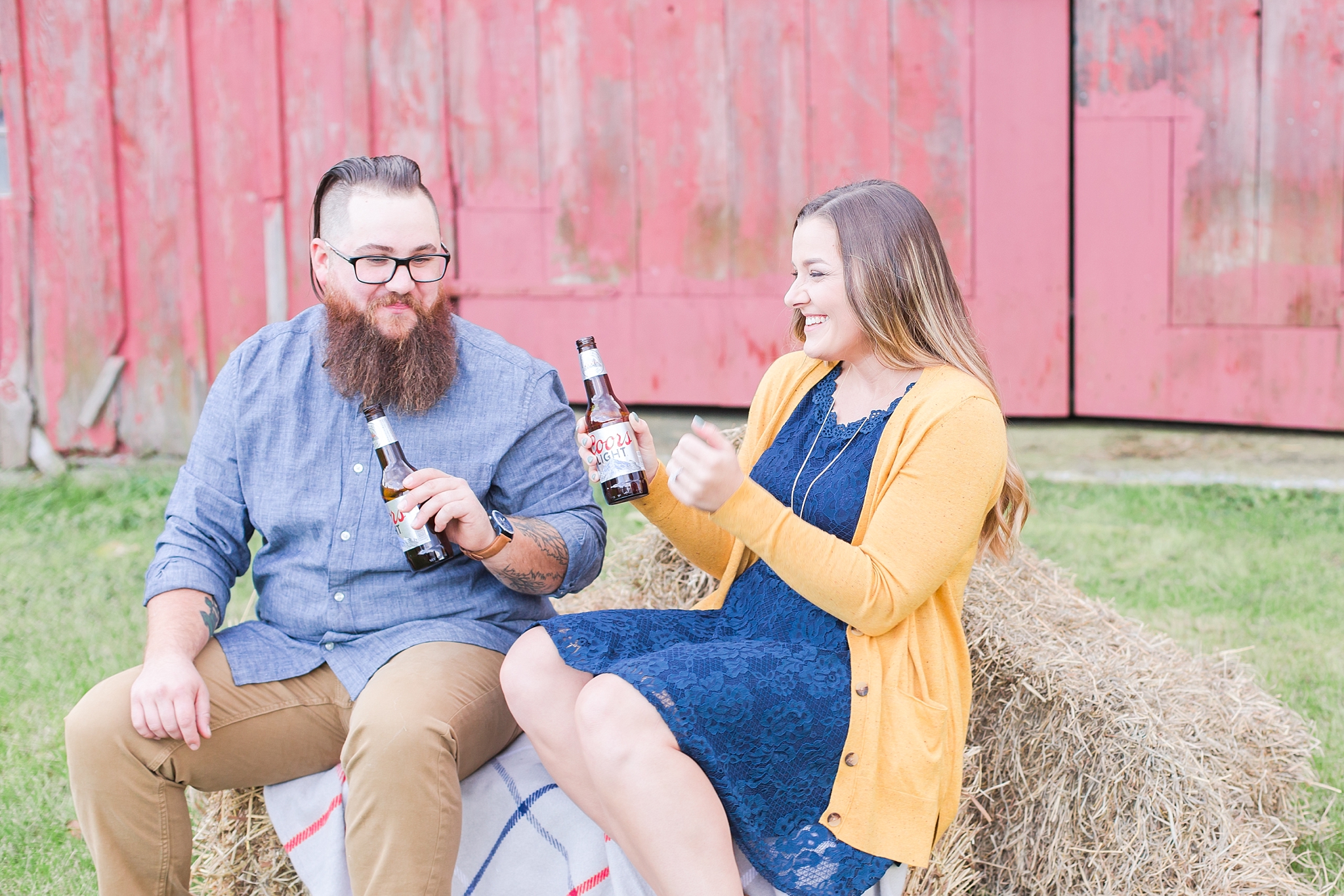 cozy-fall-engagement-photos-at-an-old-family-farm-in-monroe-michigan-by-courtney-carolyn-photography_0013.jpg
