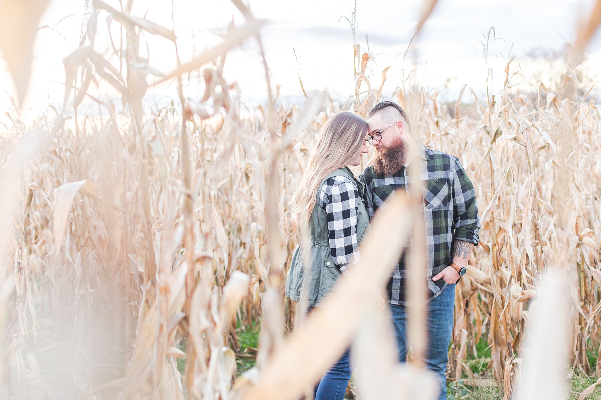 cozy-fall-engagement-photos-at-an-old-family-farm-in-monroe-michigan-by-courtney-carolyn-photography_0026.jpg