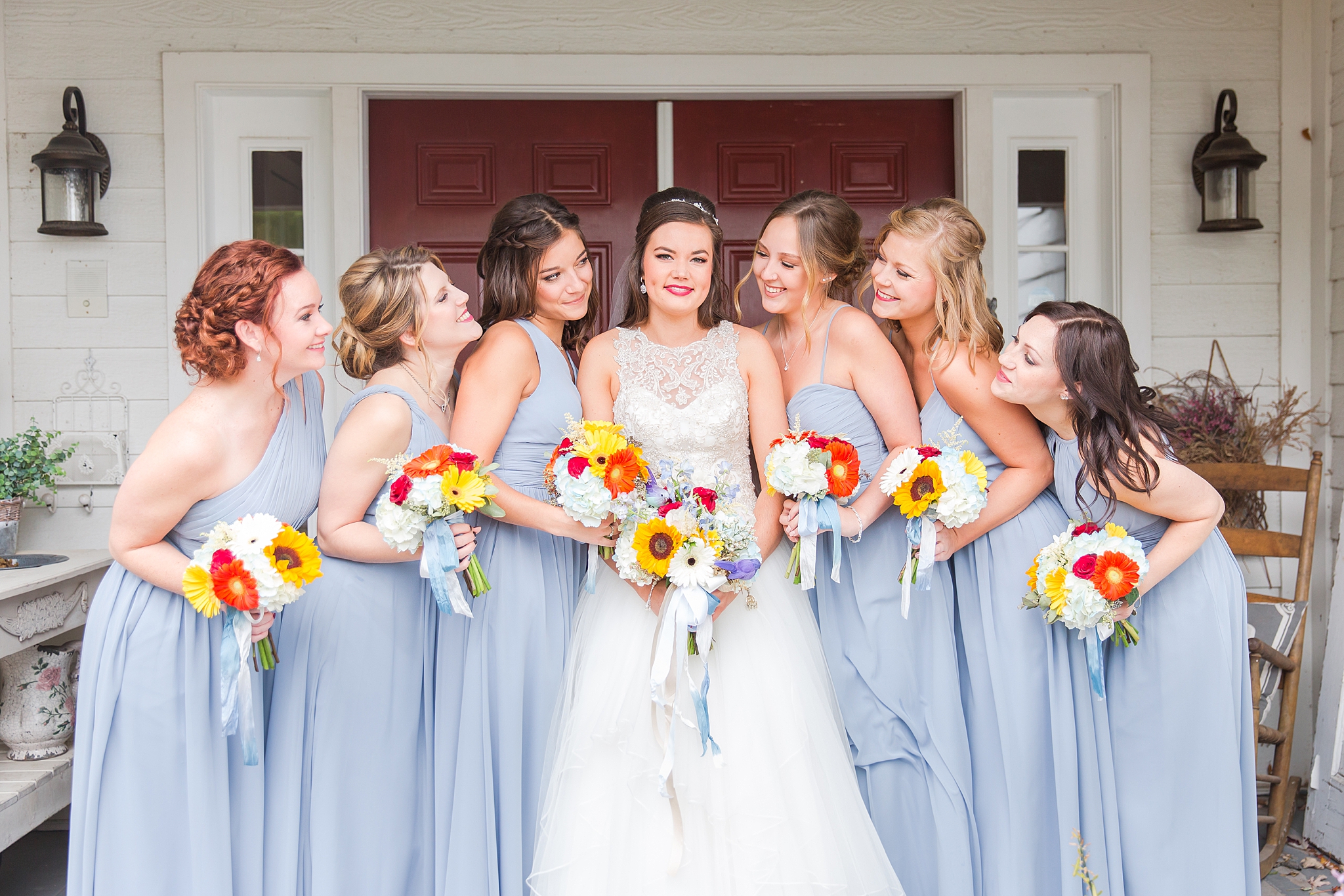 rustic-whimsical-wedding-photos-the-vale-royal-barn-in-fenton-michigan-by-courtney-carolyn-photography_0029.jpg