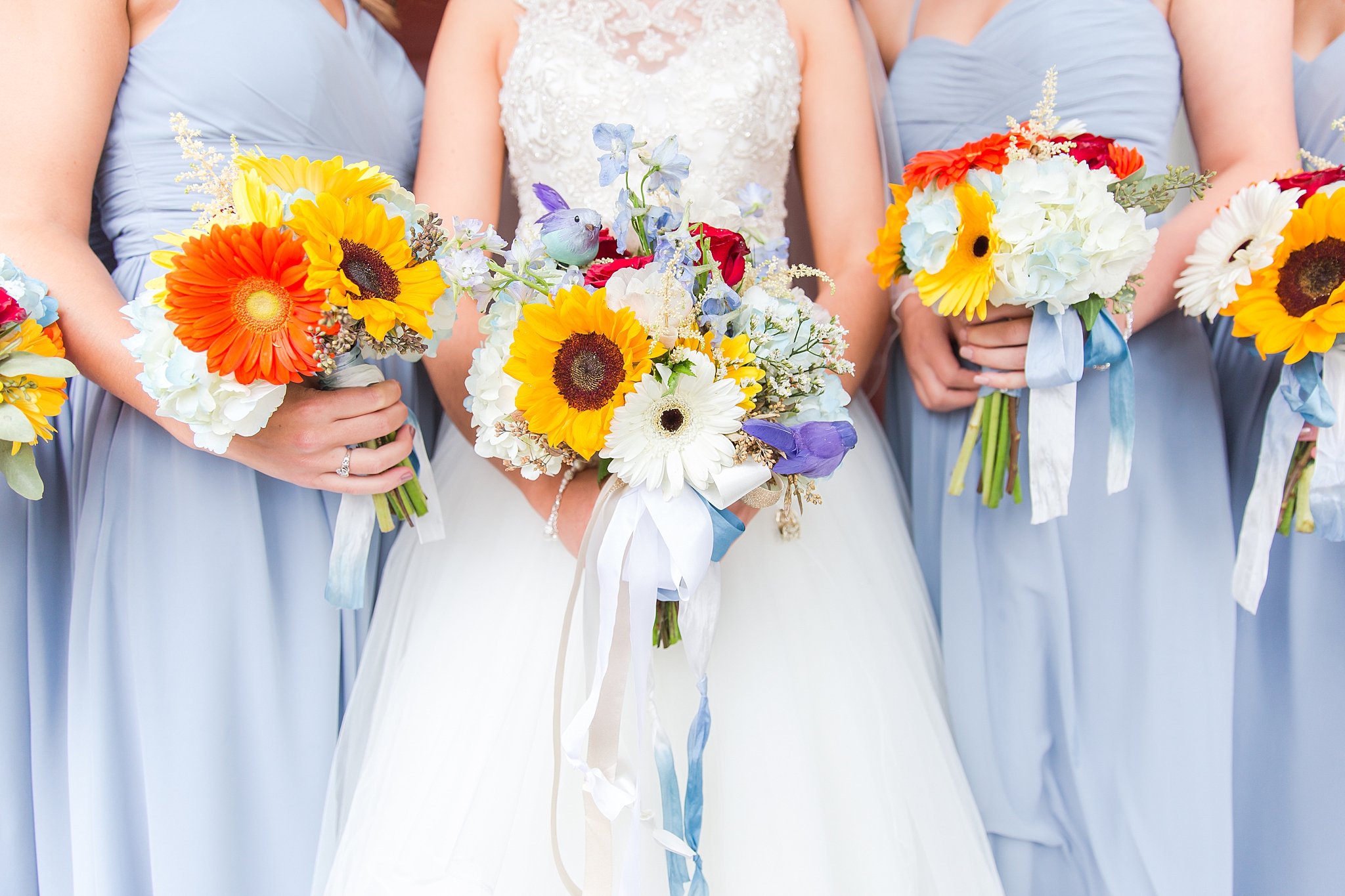 rustic-whimsical-wedding-photos-the-vale-royal-barn-in-fenton-michigan-by-courtney-carolyn-photography_0049.jpg