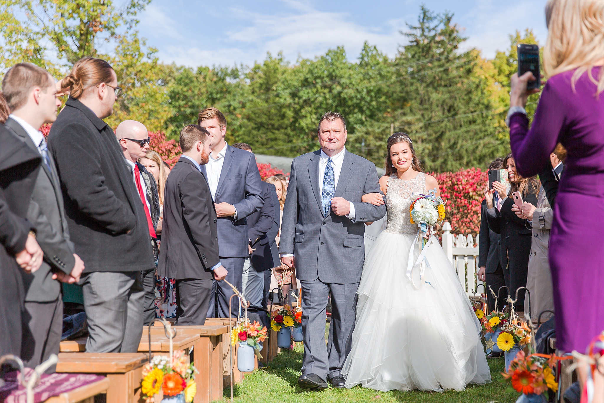 rustic-whimsical-wedding-photos-the-vale-royal-barn-in-fenton-michigan-by-courtney-carolyn-photography_0059.jpg