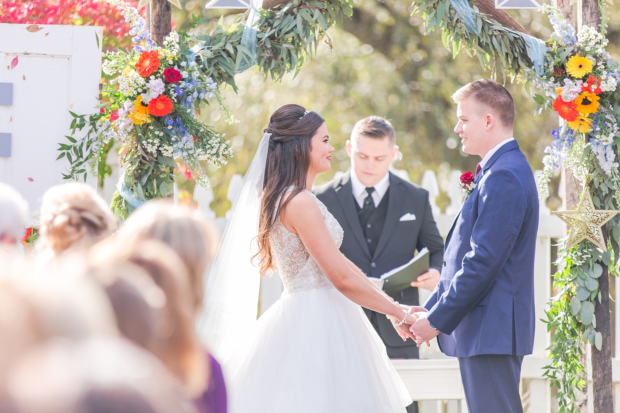 rustic-whimsical-wedding-photos-the-vale-royal-barn-in-fenton-michigan-by-courtney-carolyn-photography_0069.jpg