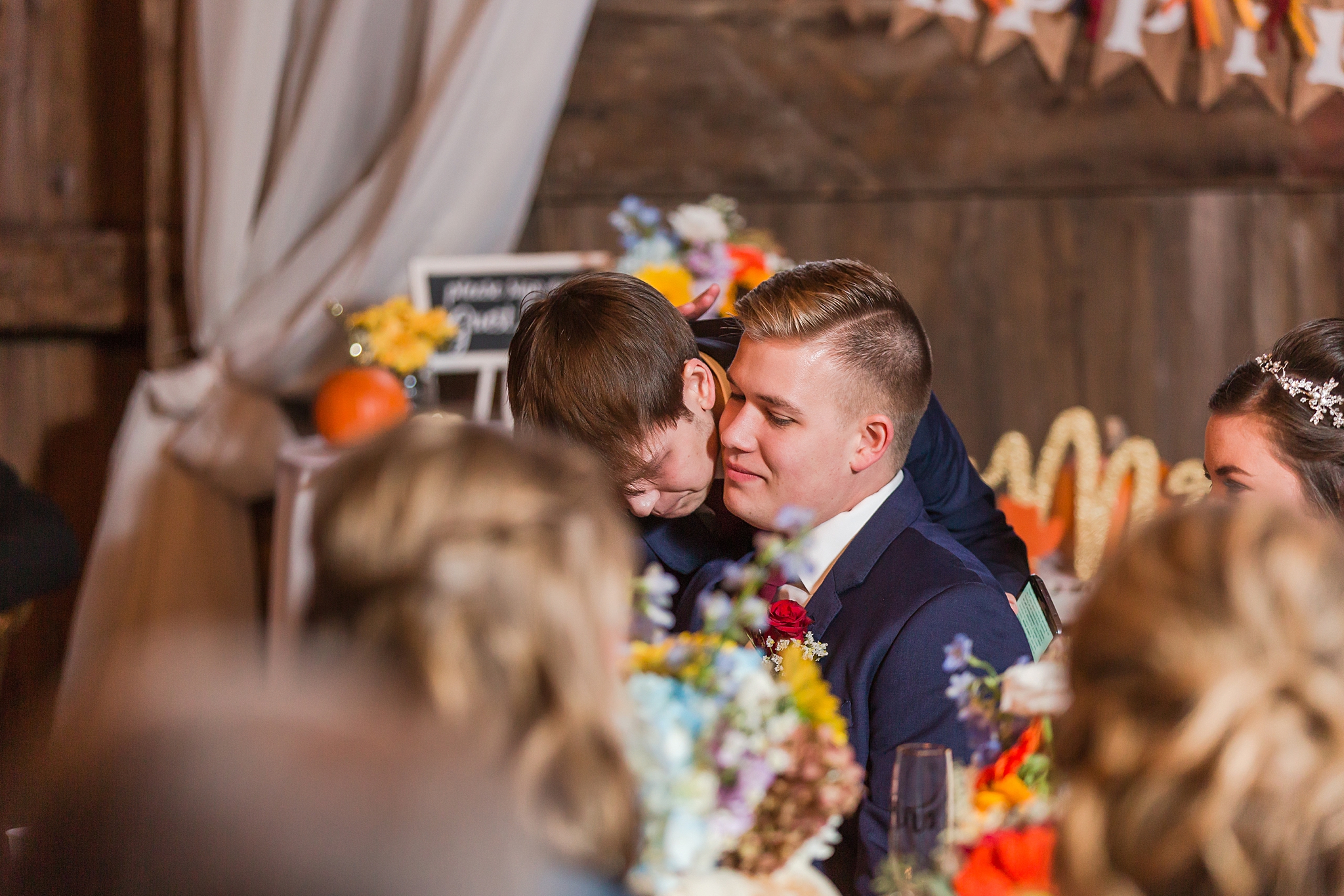 rustic-whimsical-wedding-photos-the-vale-royal-barn-in-fenton-michigan-by-courtney-carolyn-photography_0087.jpg