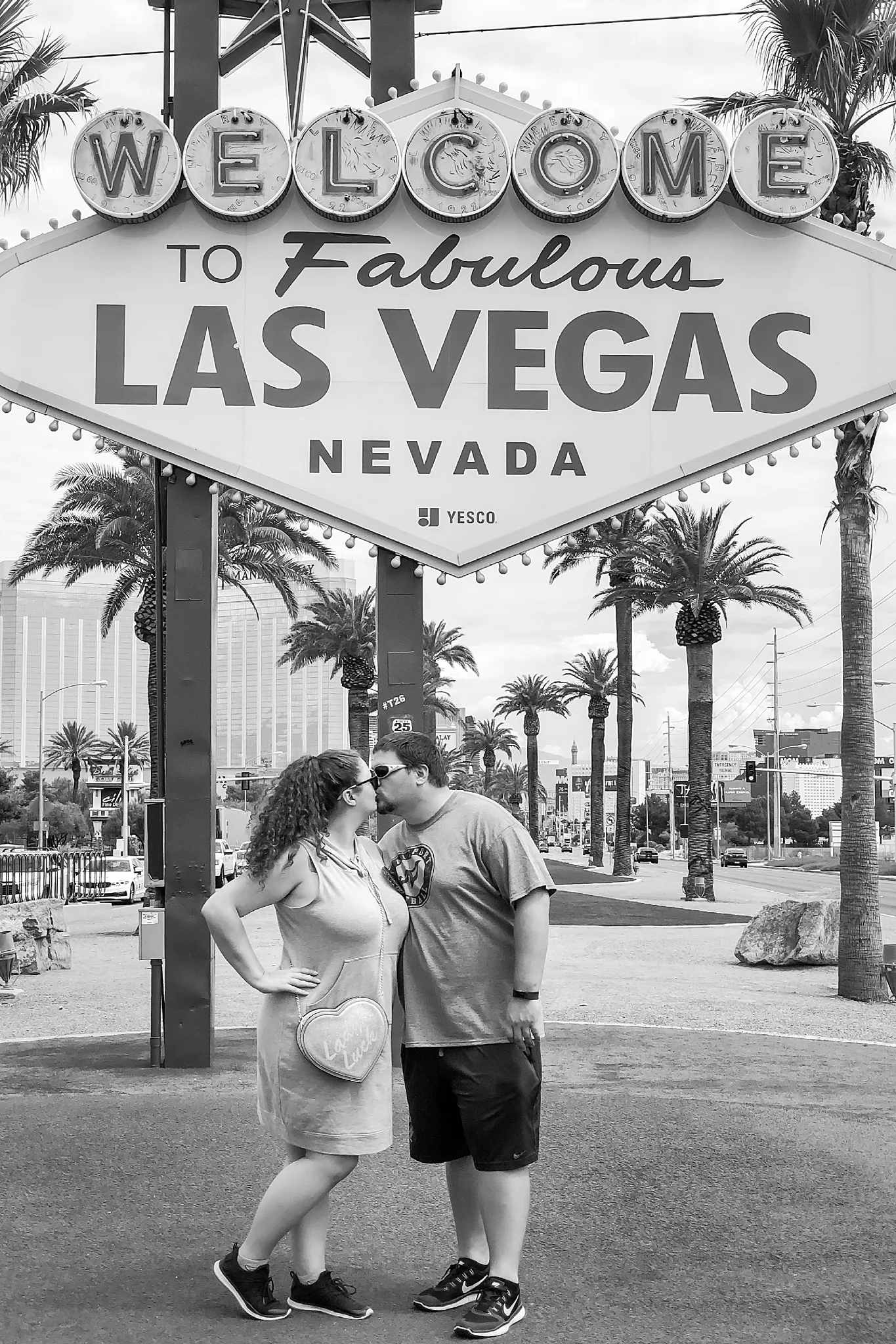three-day-weekend-guide-to-a-las-vegas-bachelorette-party-by-courtney-carolyn-photography_0024.jpg