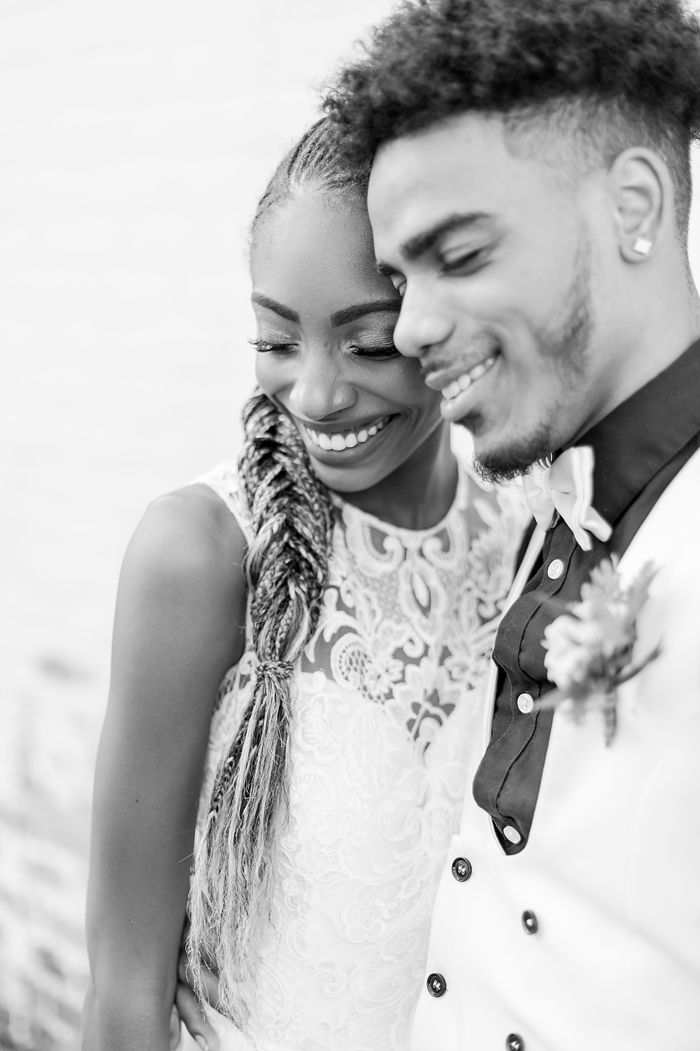 intimate-elopement-wedding-photography-at-belle-isle-boat-house-detroit-mi-by-courtney-carolyn-photography_0033.jpg