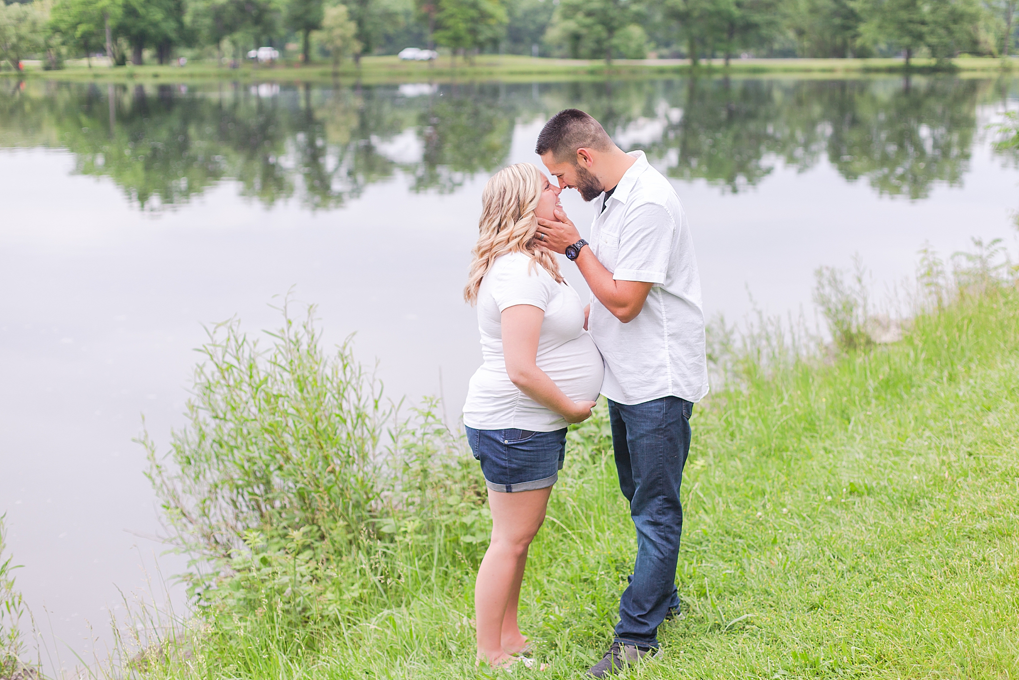 detroit-wedding-photographer-kensington-metro-park-maternity-keli-derek-by-courtney-carolyn-photography_0018.jpg