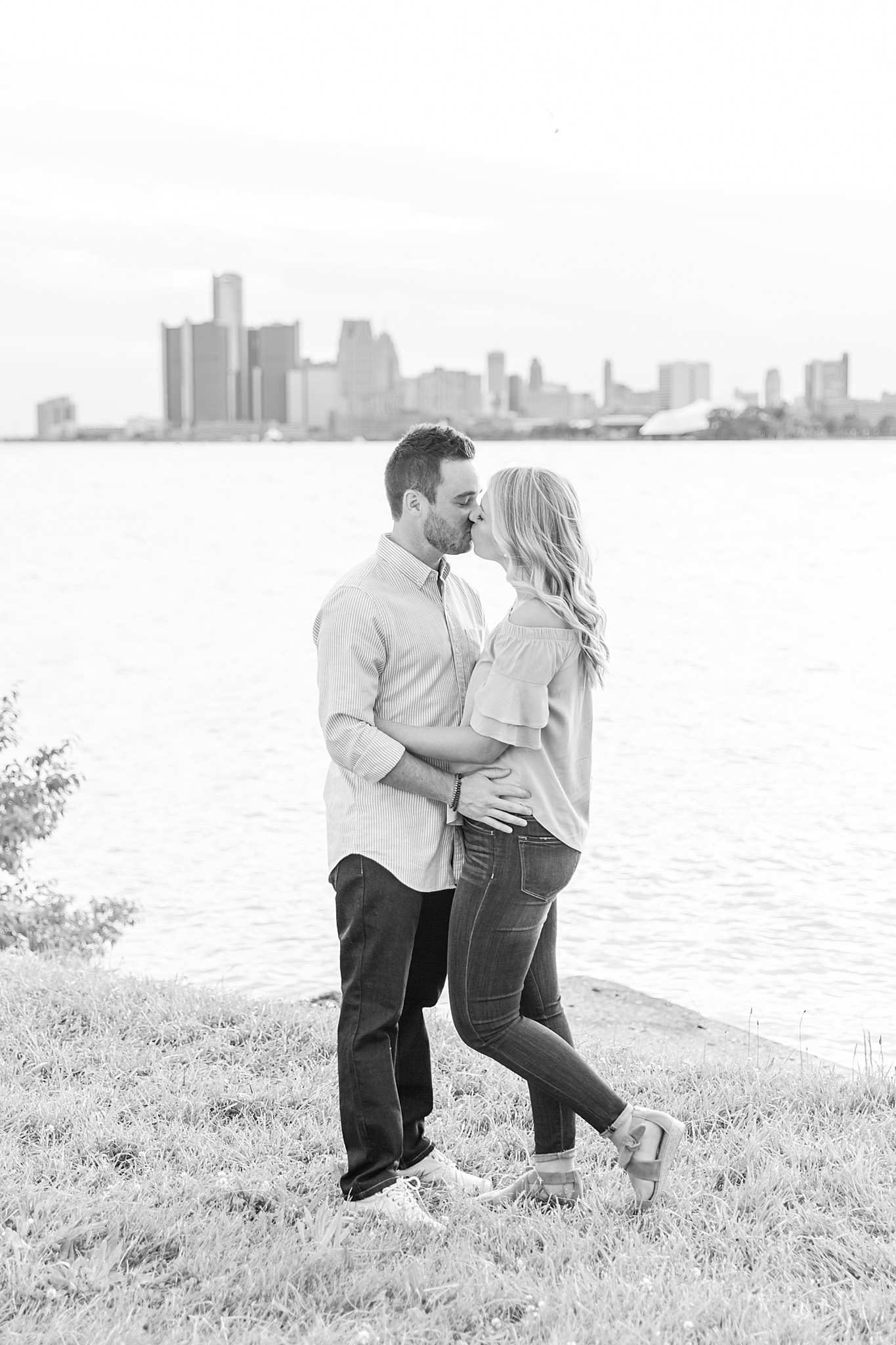 detroit-wedding-photographer-downtown-detroit-belle-isle-engagement-photos-sarah-eric-by-courtney-carolyn-photography_0039.jpg