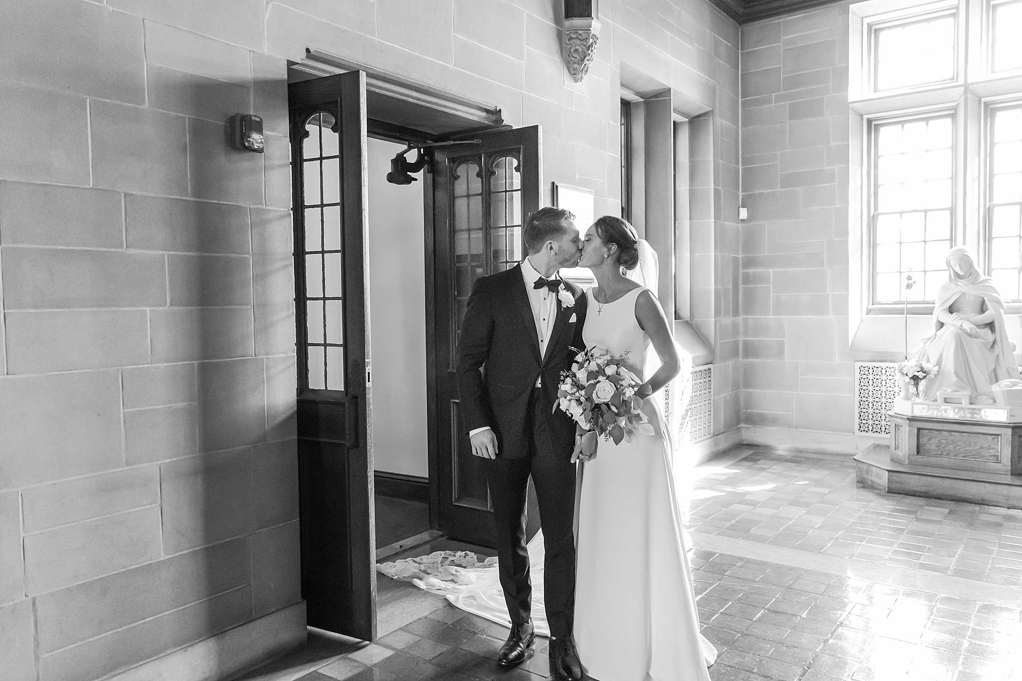 detroit-wedding-photographer-grosse-pointe-academy-chapel-detroit-golf-club-wedding-carly-matt-by-courtney-carolyn-photography_0053.jpg