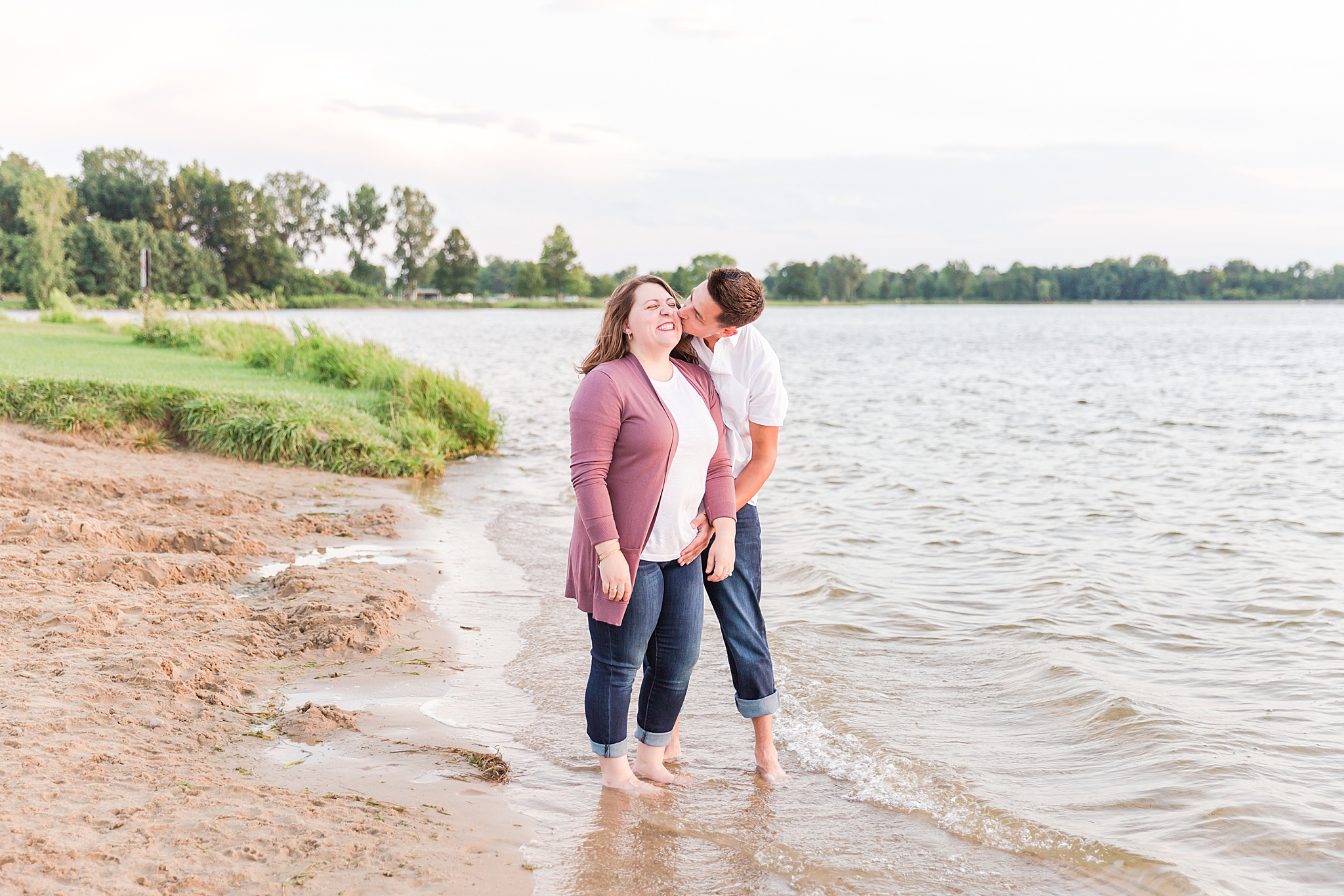 detroit-wedding-photographer-candid-engagement-photos-at-stony-creek-metropark-jackie-kyle-by-courtney-carolyn-photography_0035.jpg