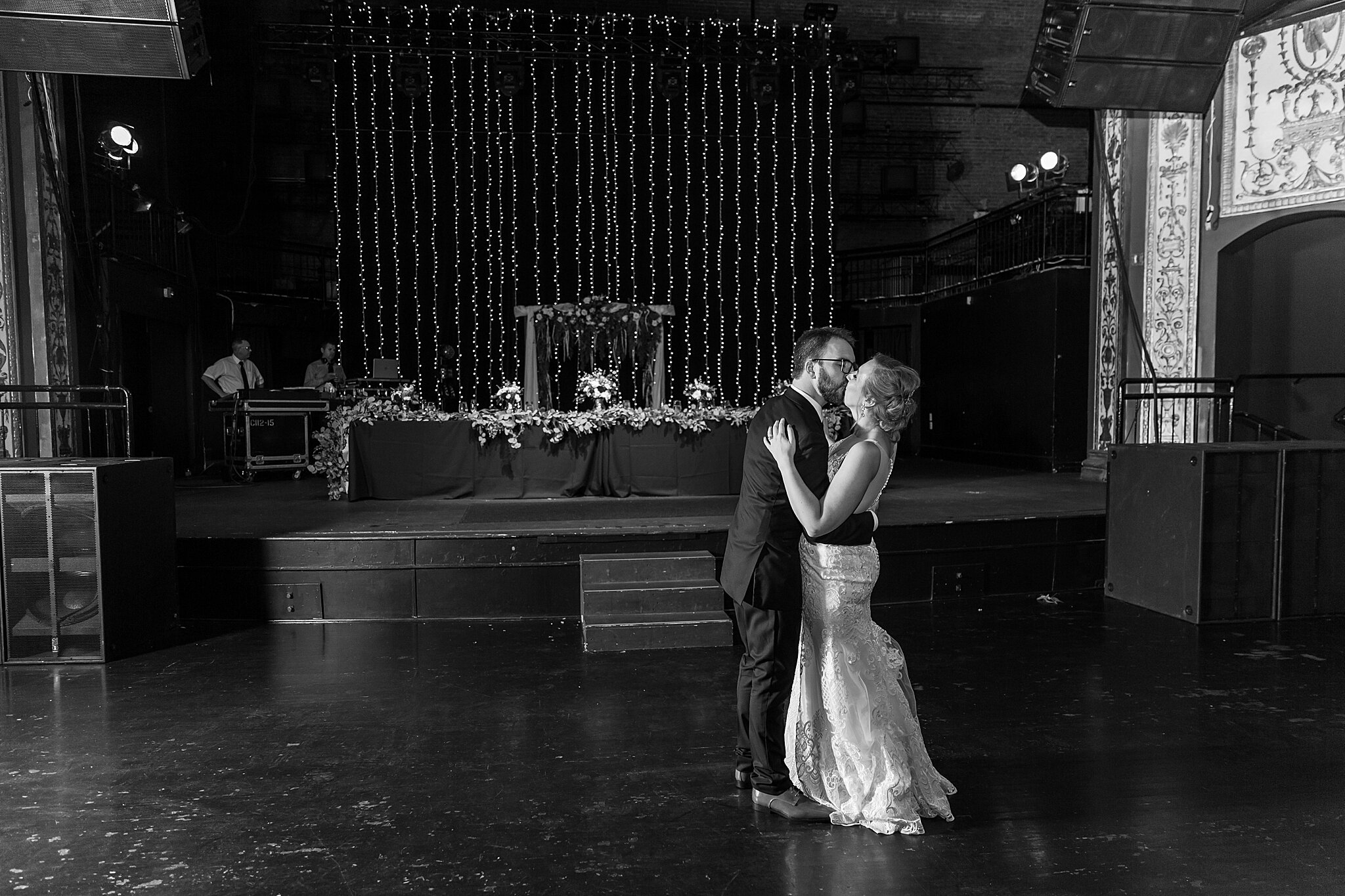 detroit-wedding-photographer-emerald-theatre-wedding-claire-ken-in-mt-clemens-mi-by-courtney-carolyn-photography_0105.jpg