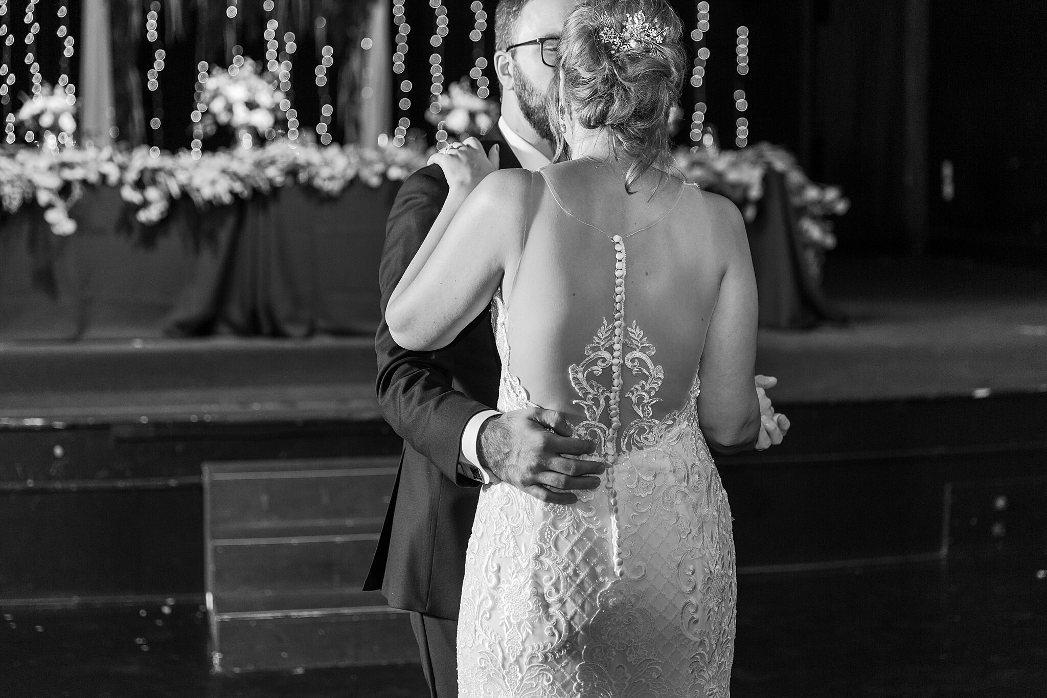 detroit-wedding-photographer-emerald-theatre-wedding-claire-ken-in-mt-clemens-mi-by-courtney-carolyn-photography_0108.jpg