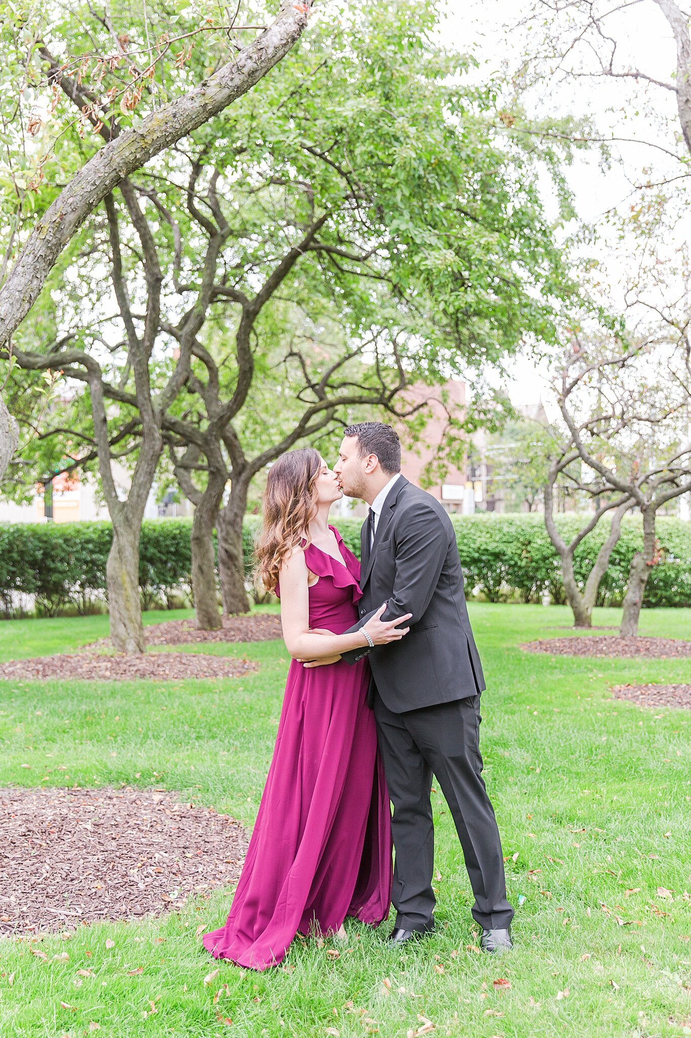 detroit-wedding-photographer-detroit-institute-of-art-engagement-photos-belle-isle-by-courtney-carolyn-photography_0005.jpg