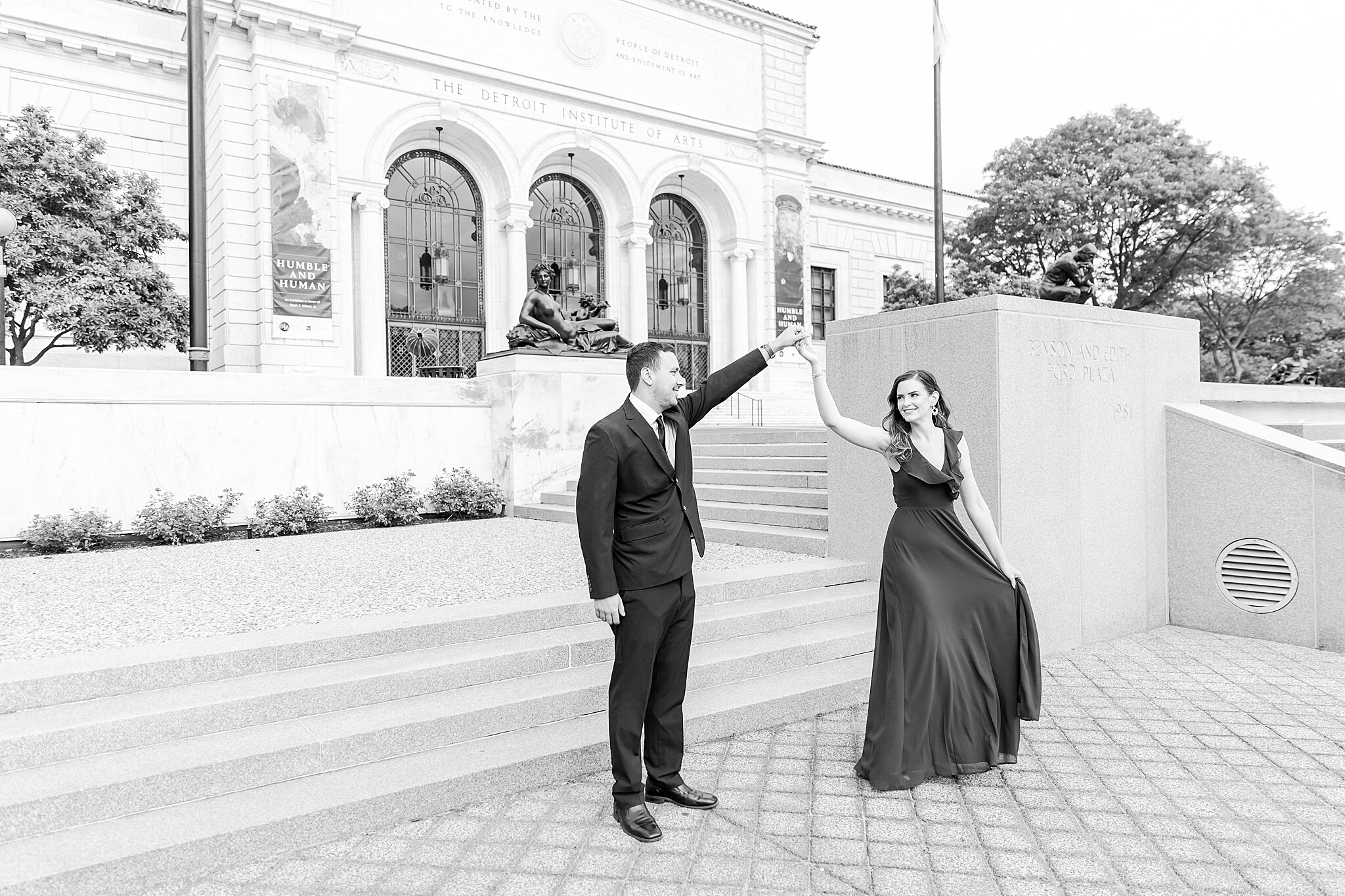 detroit-wedding-photographer-detroit-institute-of-art-engagement-photos-belle-isle-by-courtney-carolyn-photography_0013.jpg