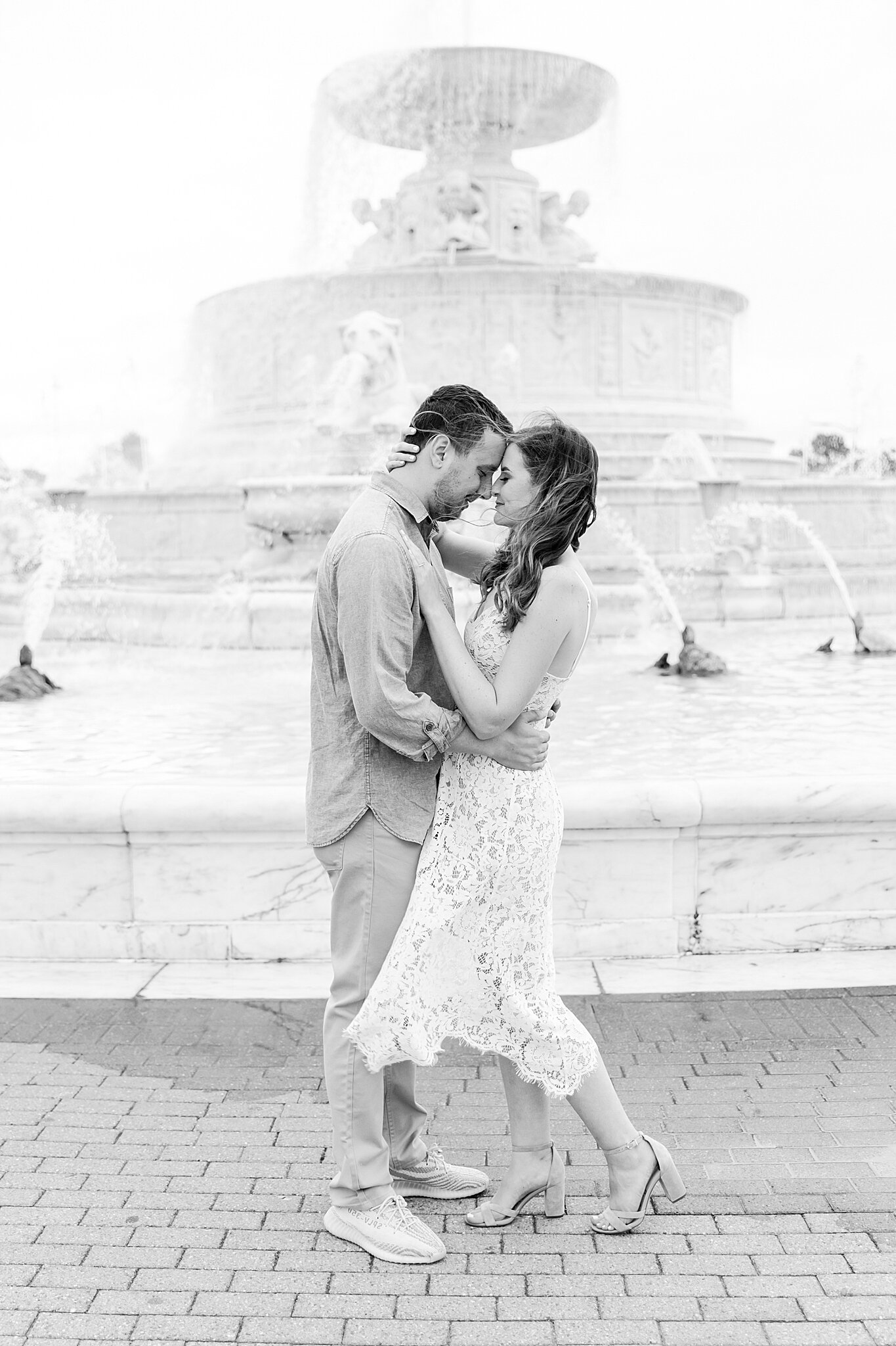 detroit-wedding-photographer-detroit-institute-of-art-engagement-photos-belle-isle-by-courtney-carolyn-photography_0066.jpg