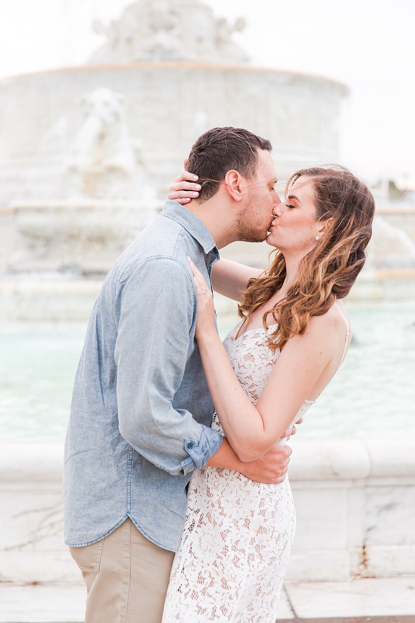 detroit-wedding-photographer-detroit-institute-of-art-engagement-photos-belle-isle-by-courtney-carolyn-photography_0068.jpg