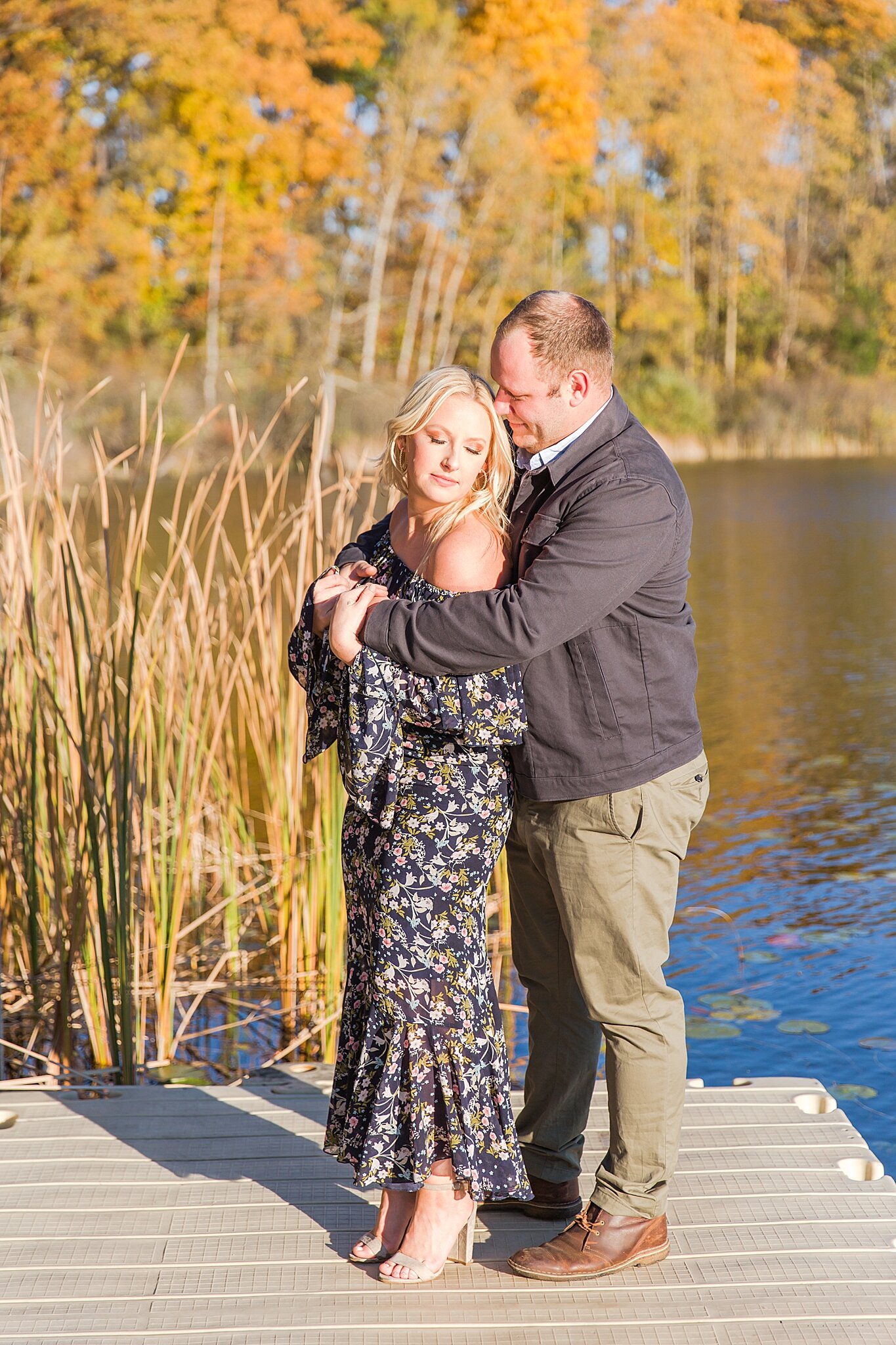 detroit-wedding-photographer-fall-engagement-photos-at-huron-meadows-metropark-in-briton-mi-by-courtney-carolyn-photography_0009.jpg