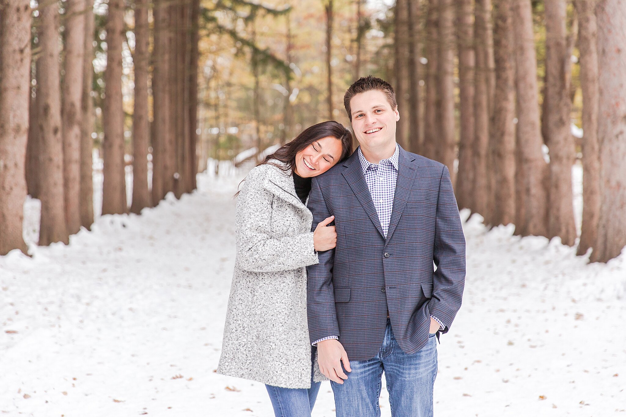 detroit-wedding-photographer-winter-engagement-photos-at-stony-creek-metropark-in-shelby-twp-mi-by-courtney-carolyn-photography_0008.jpg