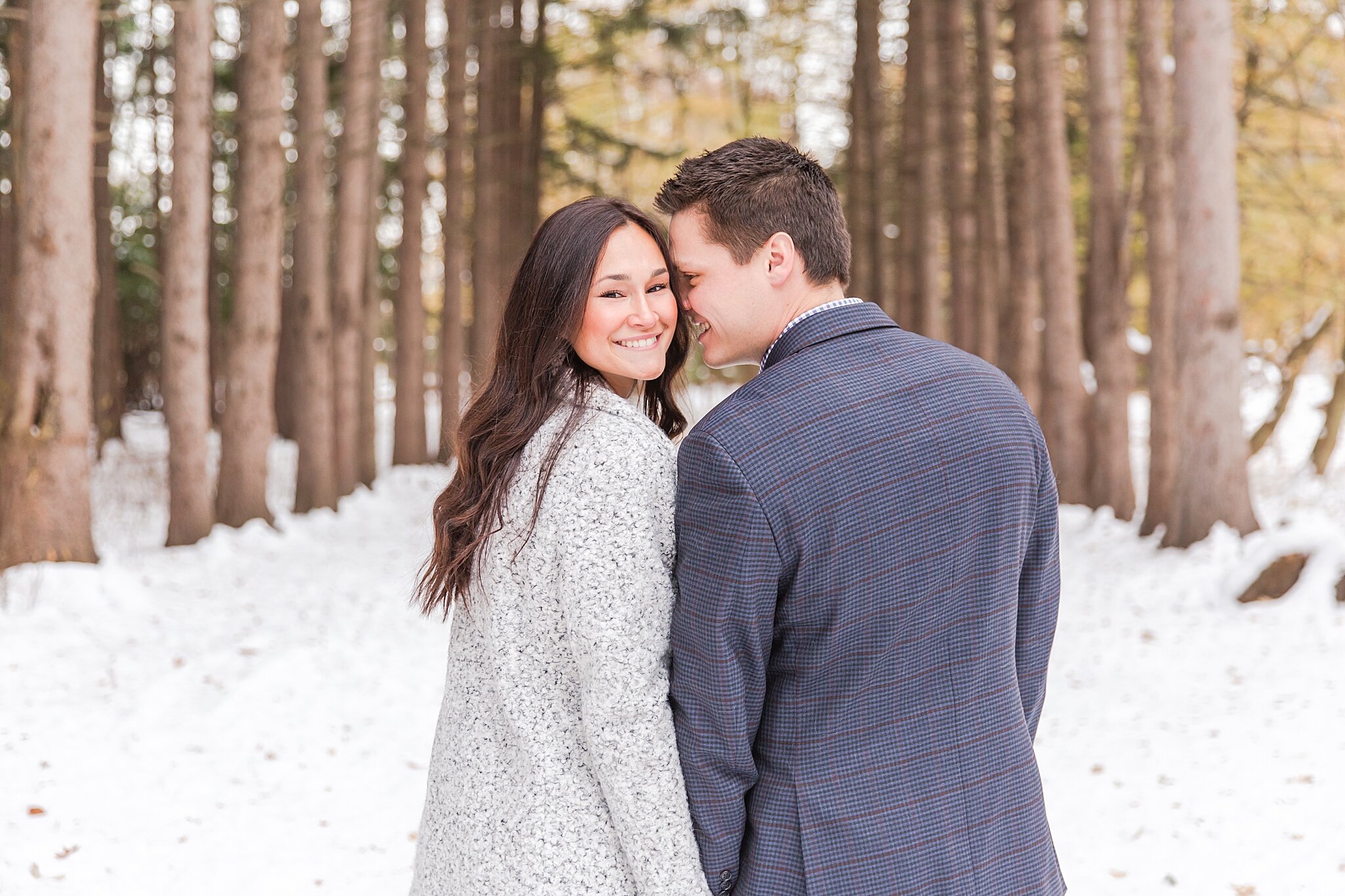 detroit-wedding-photographer-winter-engagement-photos-at-stony-creek-metropark-in-shelby-twp-mi-by-courtney-carolyn-photography_0010.jpg