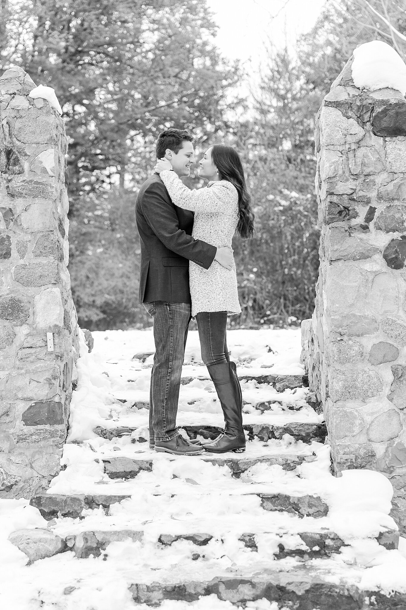 detroit-wedding-photographer-winter-engagement-photos-at-stony-creek-metropark-in-shelby-twp-mi-by-courtney-carolyn-photography_0013.jpg