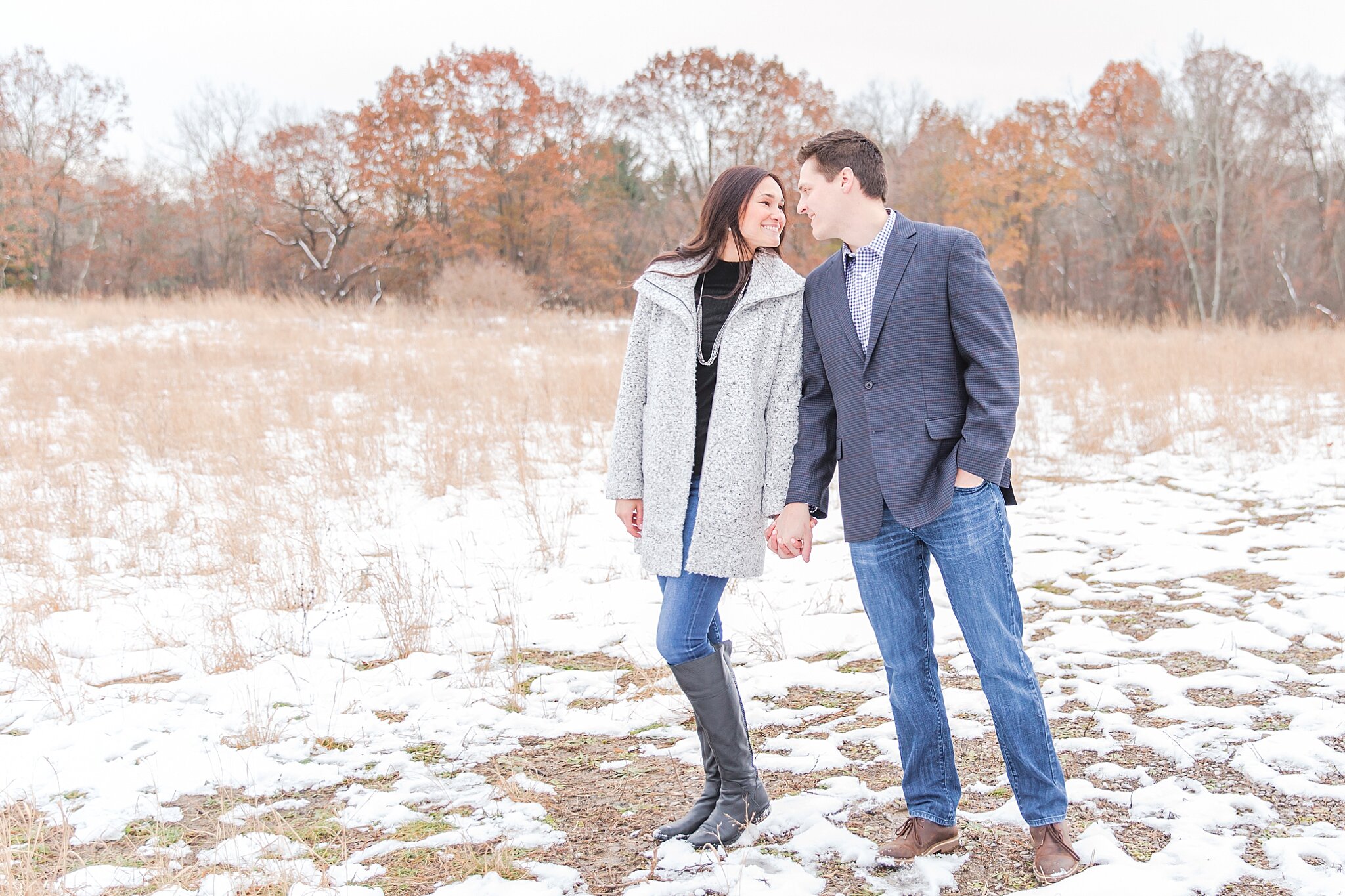 detroit-wedding-photographer-winter-engagement-photos-at-stony-creek-metropark-in-shelby-twp-mi-by-courtney-carolyn-photography_0018.jpg