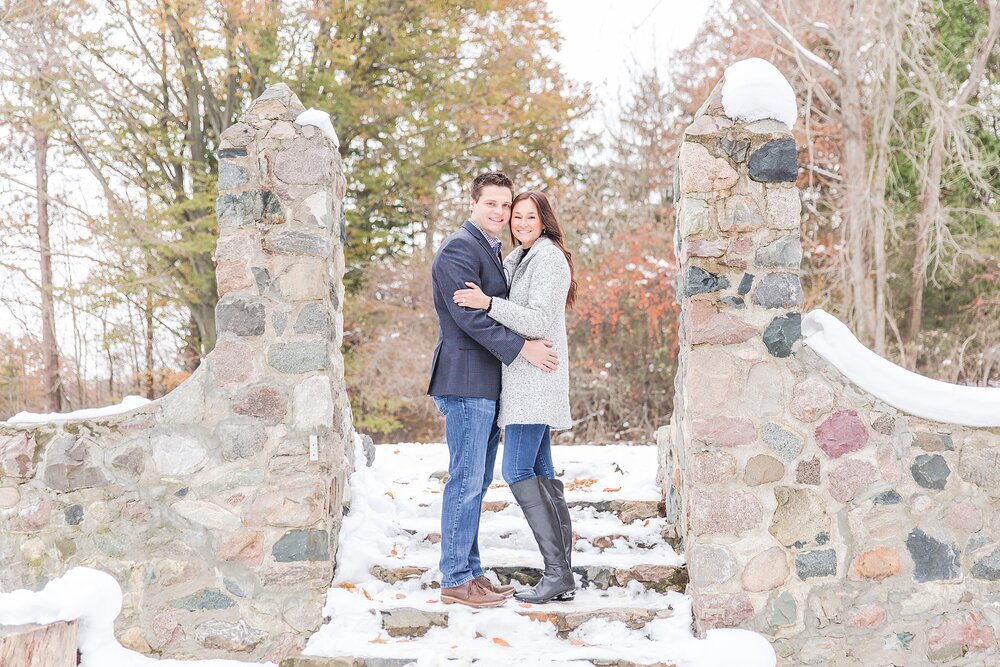 detroit-wedding-photographer-winter-engagement-photos-at-stony-creek-metropark-in-shelby-twp-mi-by-courtney-carolyn-photography_0020.jpg