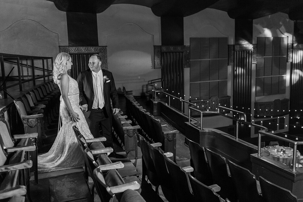 detroit-wedding-photographer-winter-wedding-photos-at-royal-oak-music-theatre-by-courtney-carolyn-photography_0139.jpg