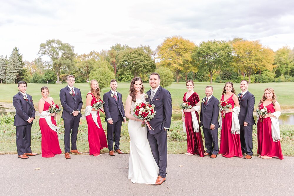 detroit-wedding-photographer-laid-back-elegant-fall-wedding-photos-at-fox-hills-golf-and-banquet-center-plymouth-mi-by-courtney-carolyn-photography_0063.jpg