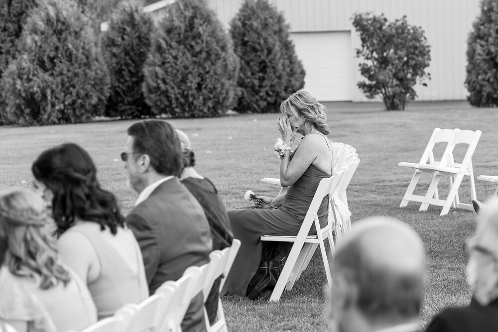 detroit-wedding-photographer-laid-back-elegant-fall-wedding-photos-at-fox-hills-golf-and-banquet-center-plymouth-mi-by-courtney-carolyn-photography_0097.jpg